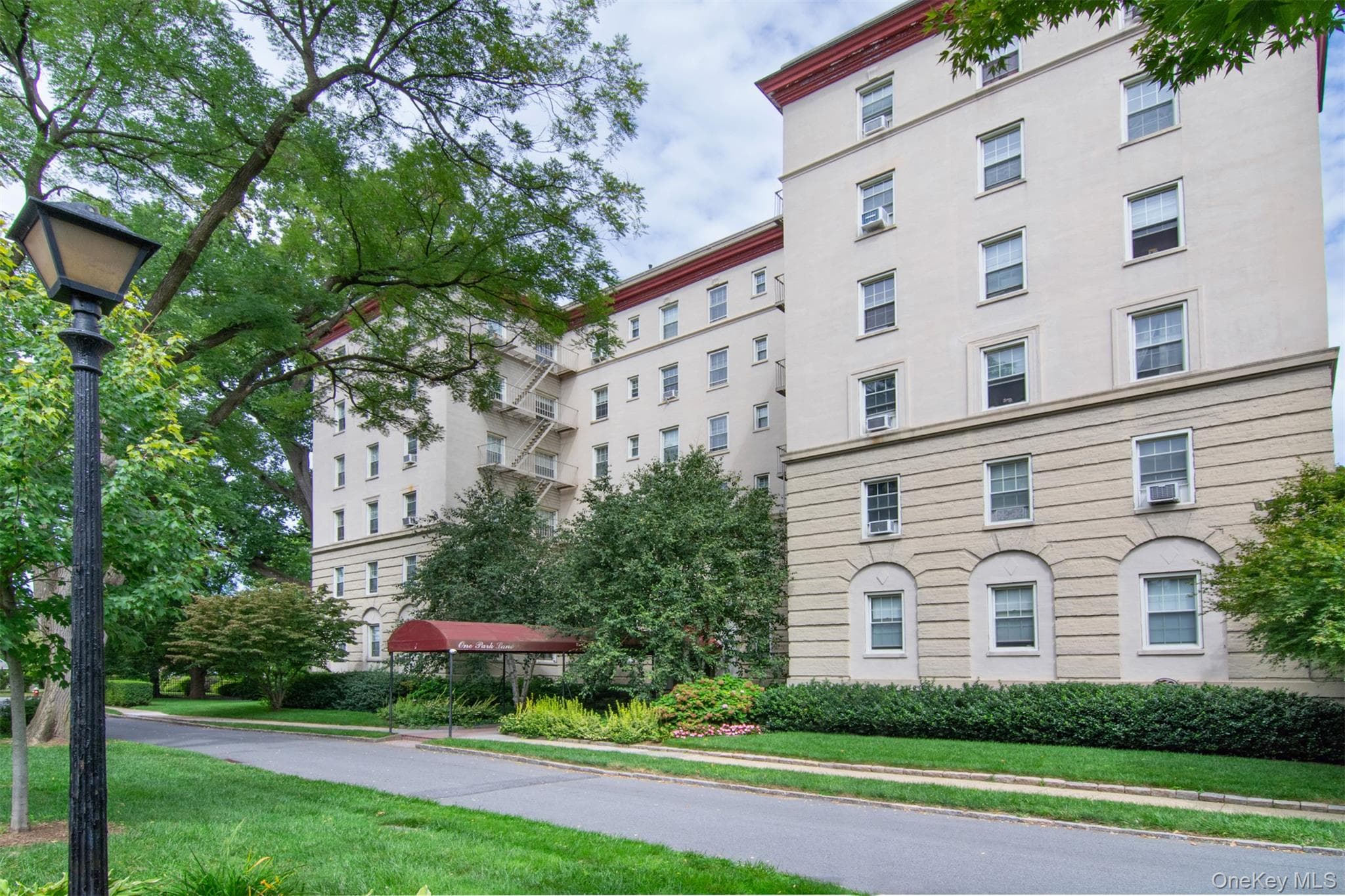 1 Park Lane Unit: 3A thumbnail 2
