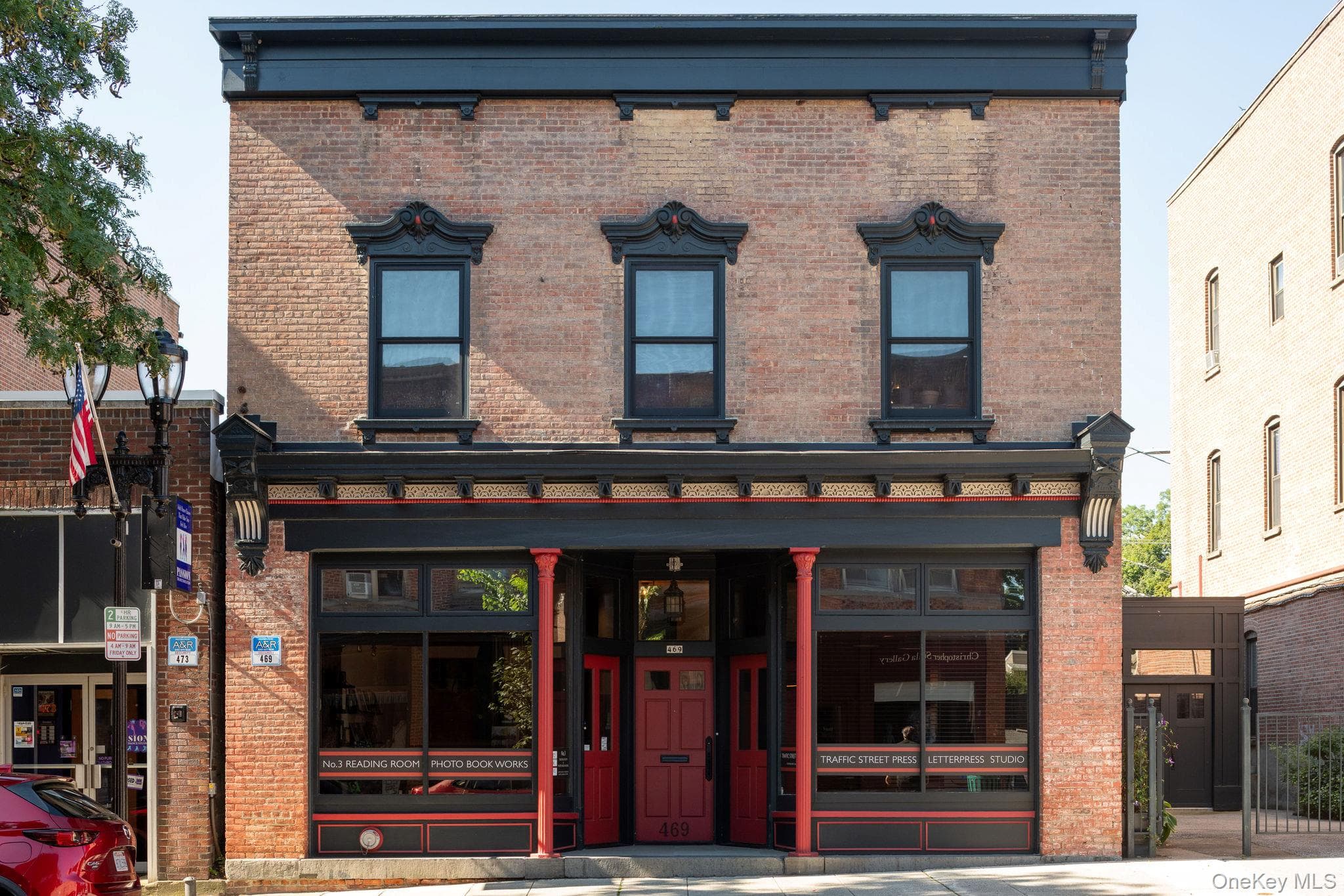 469 Main Street photo 1