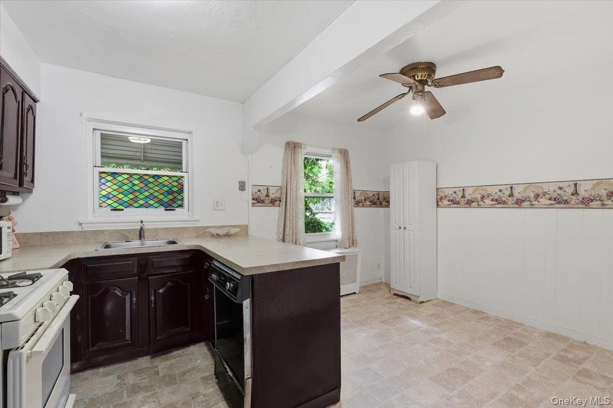 1647 Radcliff Avenue thumbnail 9