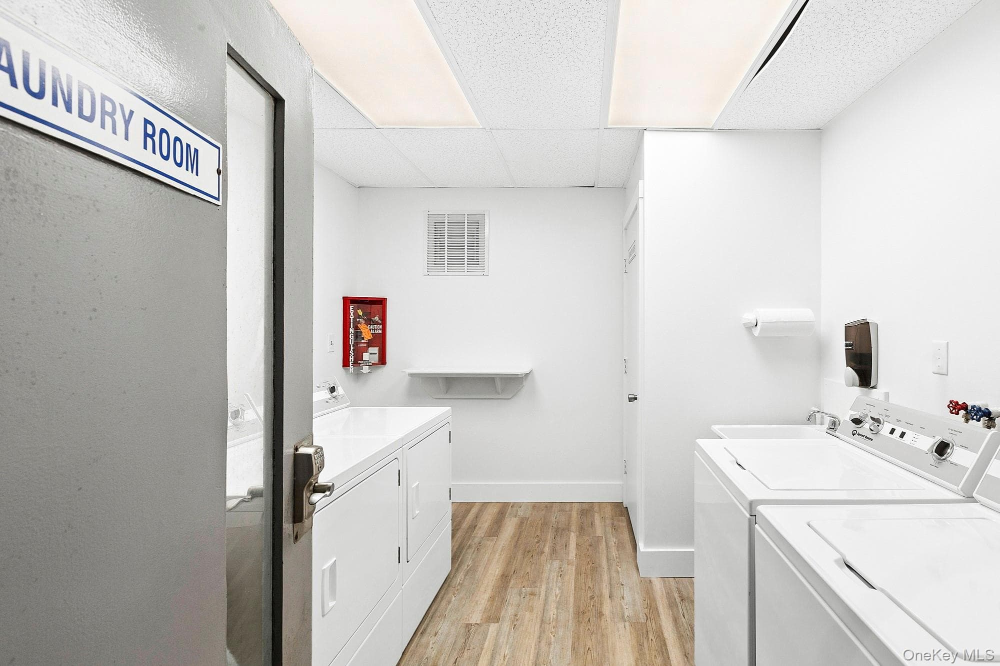 253 Dune Road Unit: 69 thumbnail 21