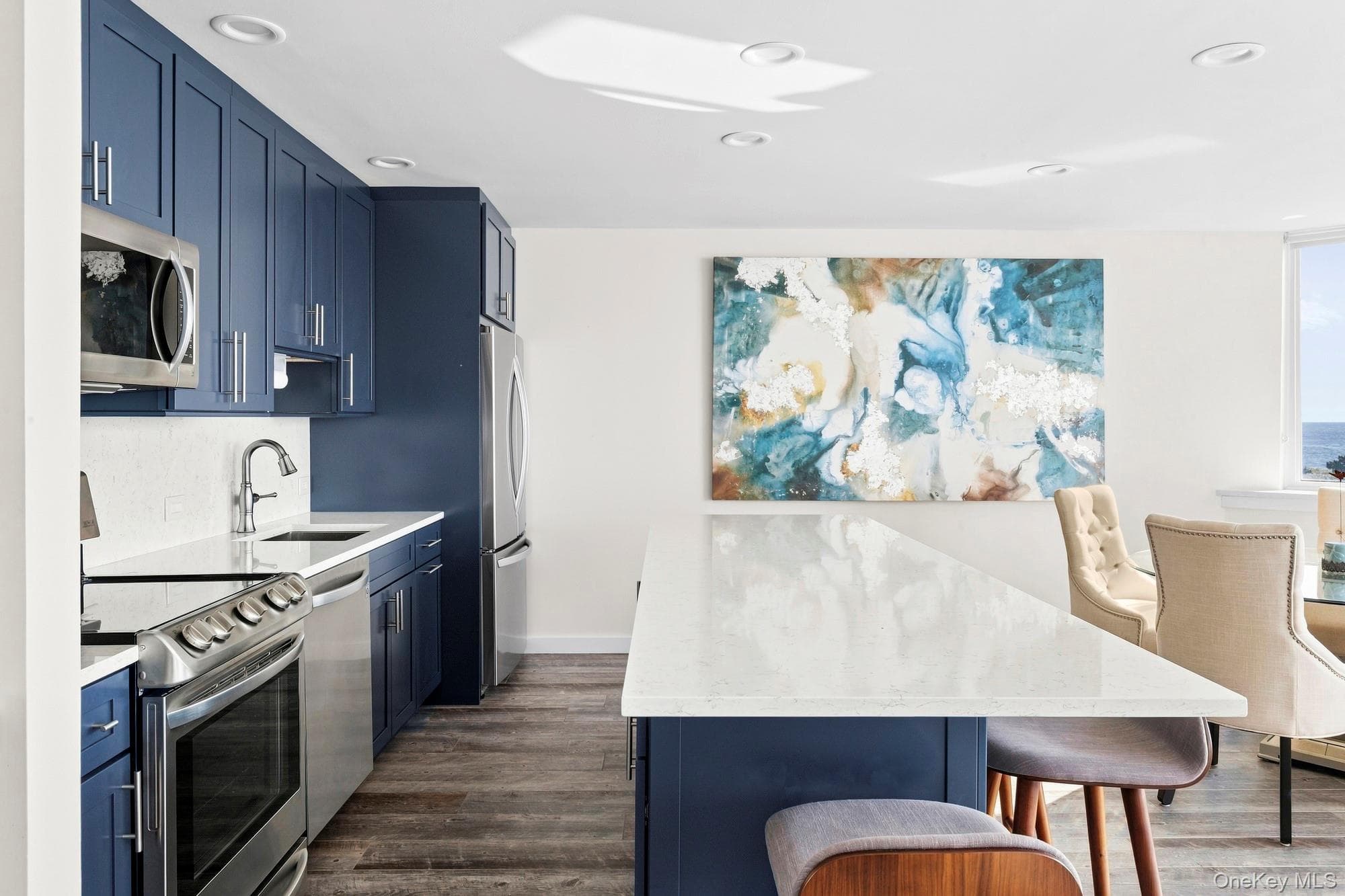 253 Dune Road Unit: 69 thumbnail 4