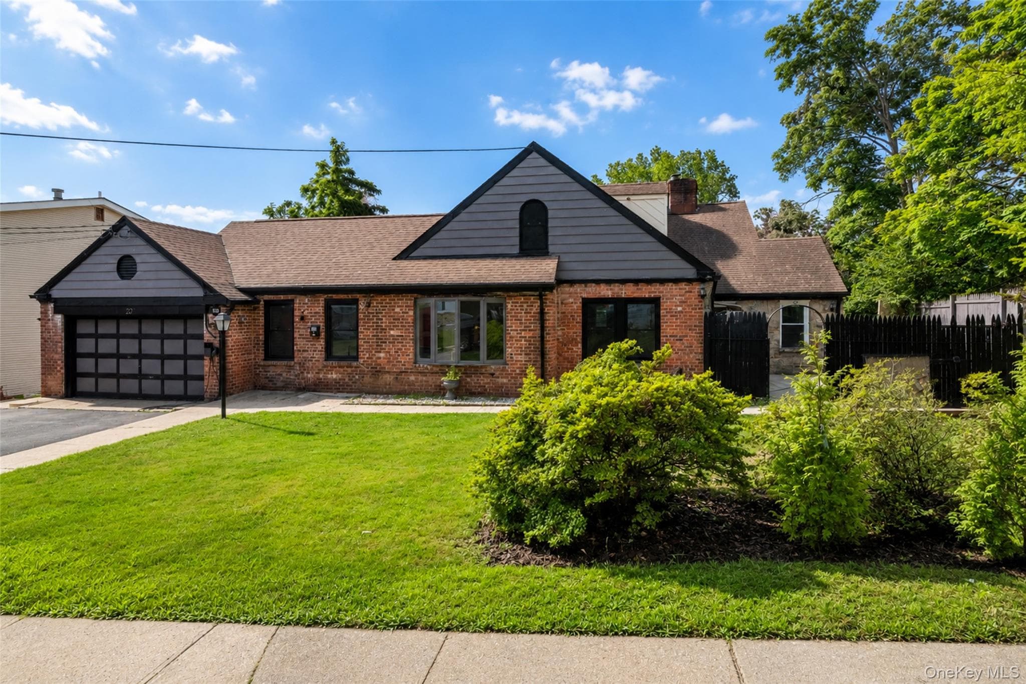 6 Truman Avenue photo 1