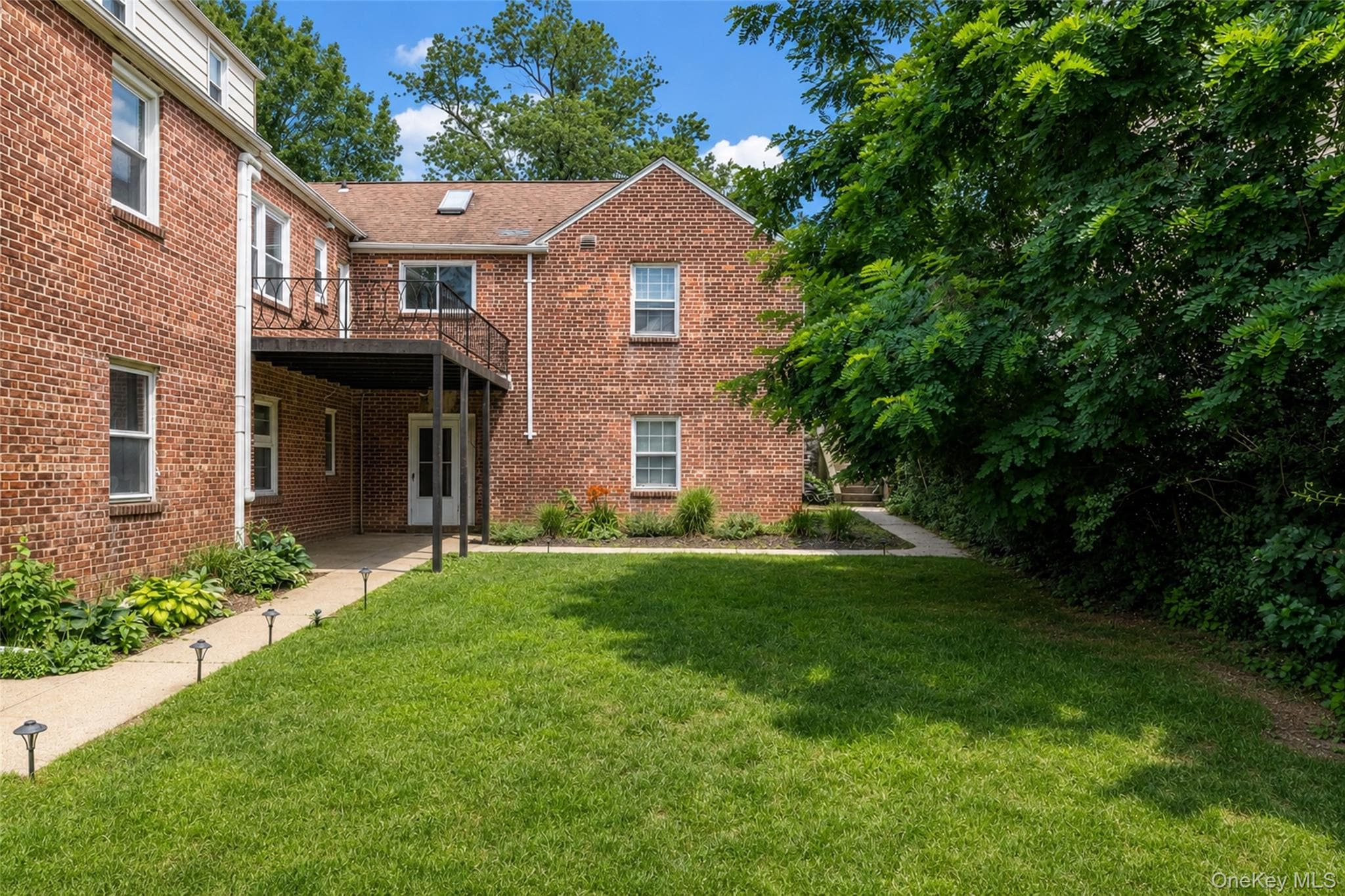 6 Truman Avenue thumbnail 32