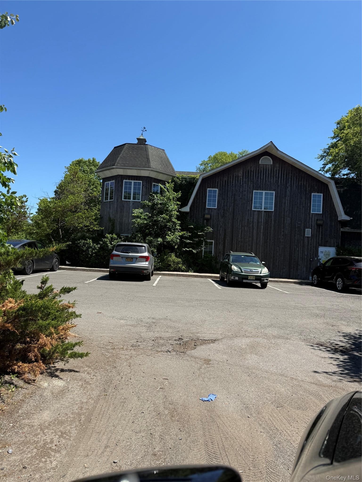 790 Chestnut Ridge Road, Spring Valley