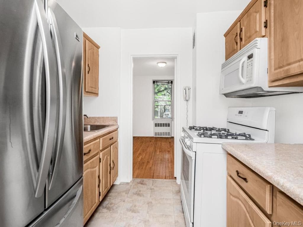 2736 Independence Avenue Unit: 2E thumbnail 6