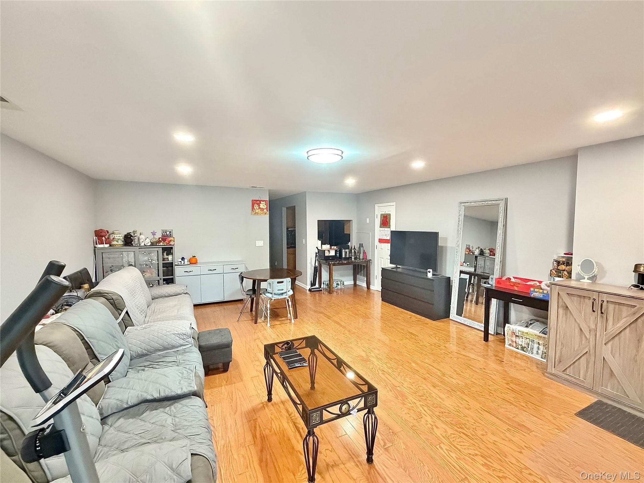 3-31 Endeavor Place Unit: B thumbnail 2