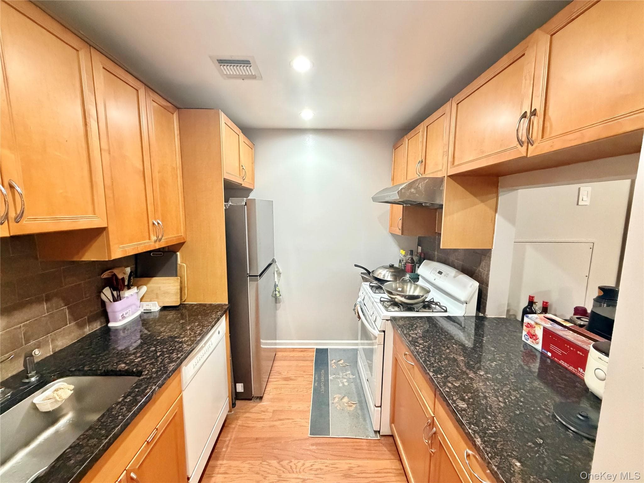 3-31 Endeavor Place Unit: B thumbnail 4