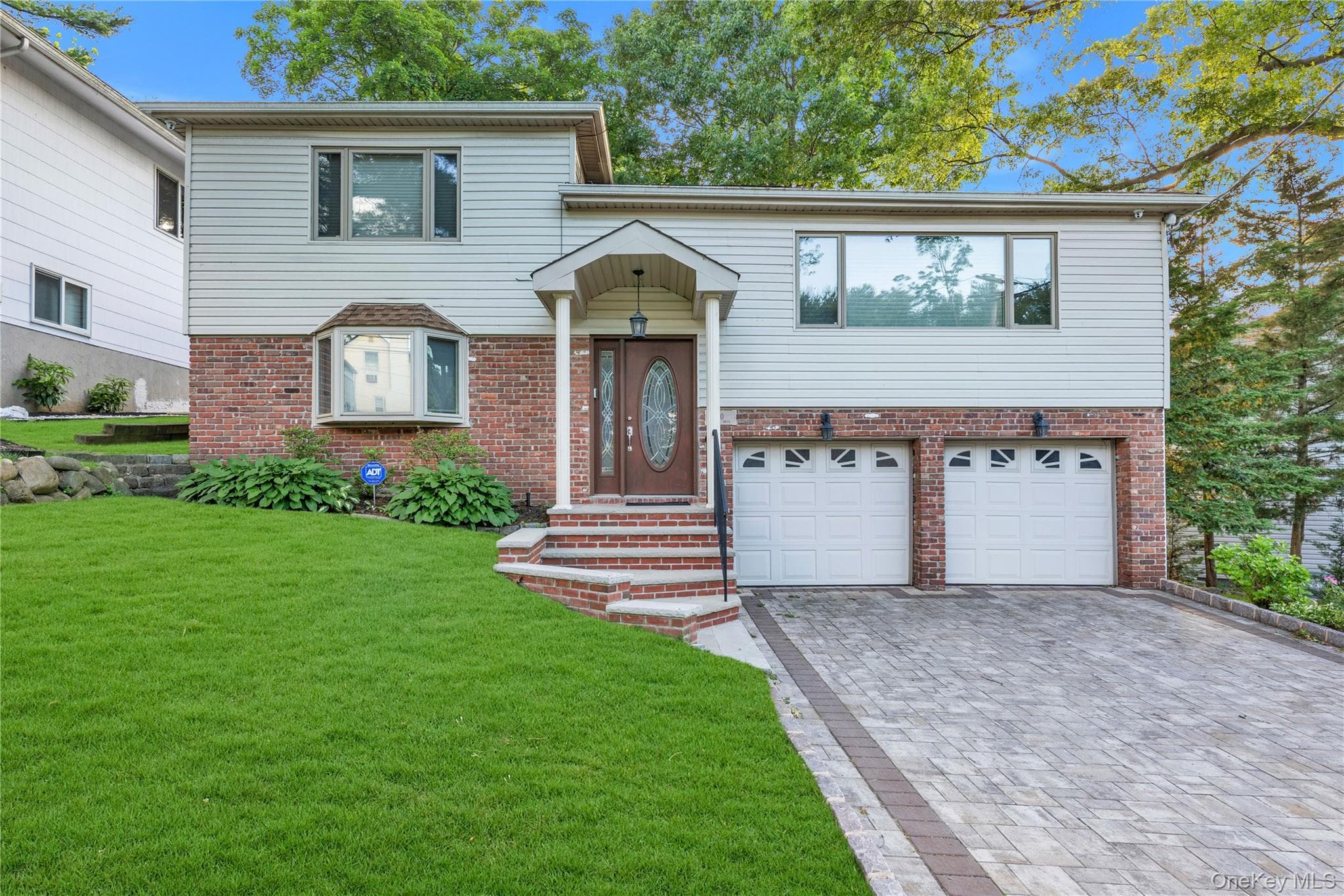 90 Virginia Drive photo 1
