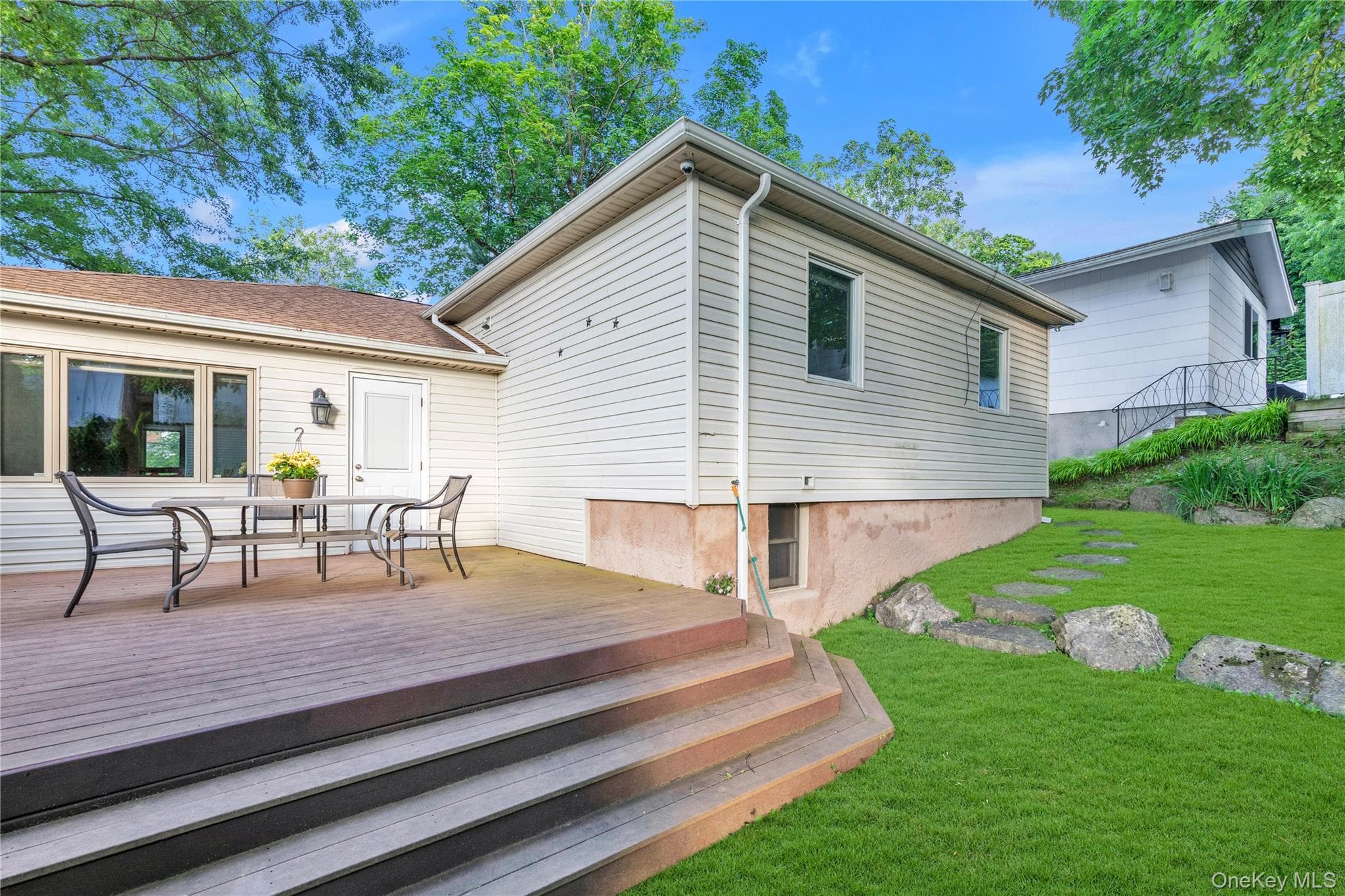 90 Virginia Drive thumbnail 20