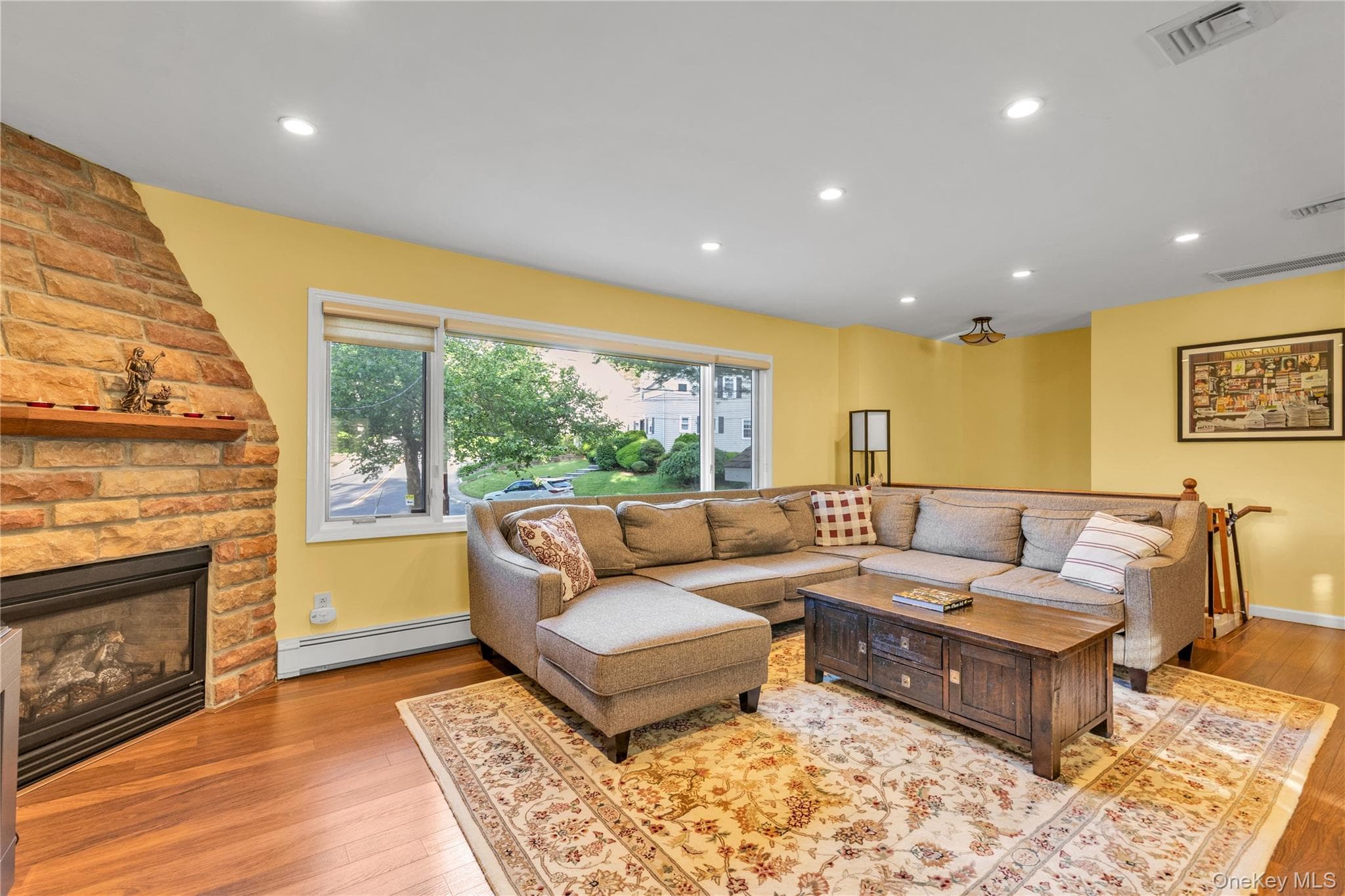 90 Virginia Drive thumbnail 2