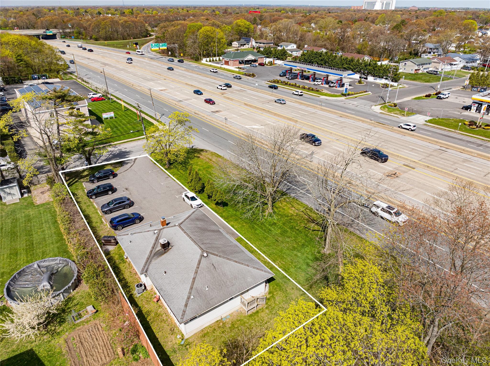3250 Sunrise Highway thumbnail 23