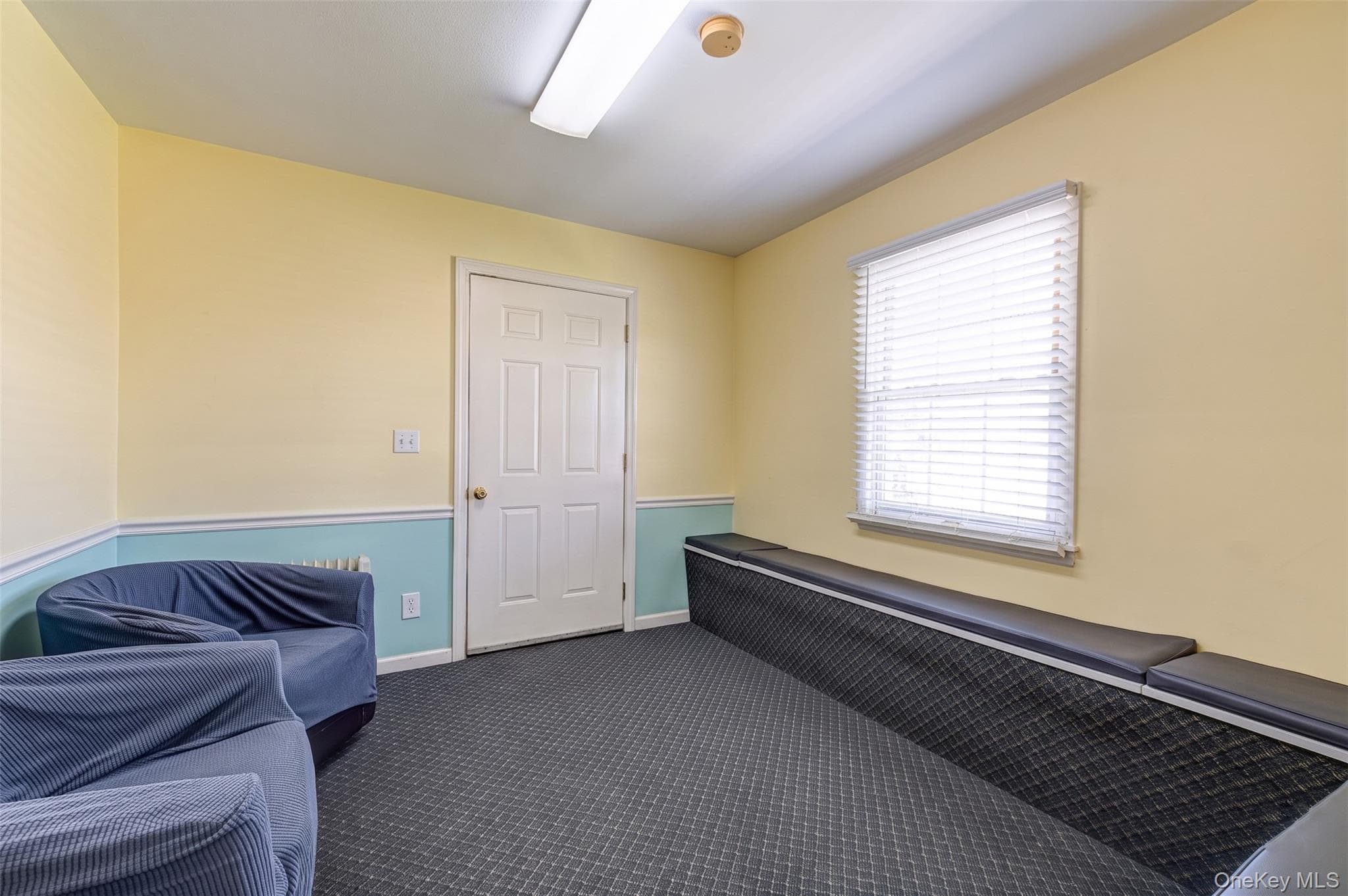 3250 Sunrise Highway thumbnail 5