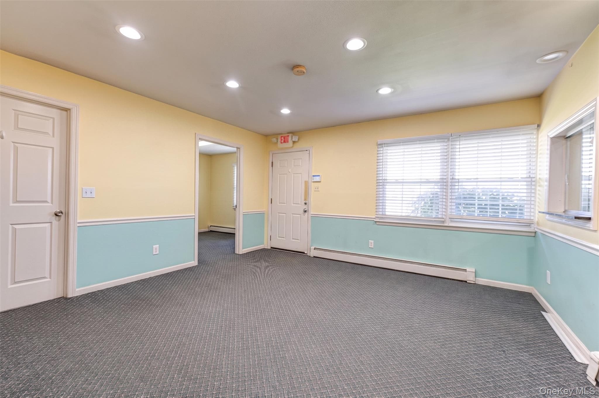 3250 Sunrise Highway thumbnail 4