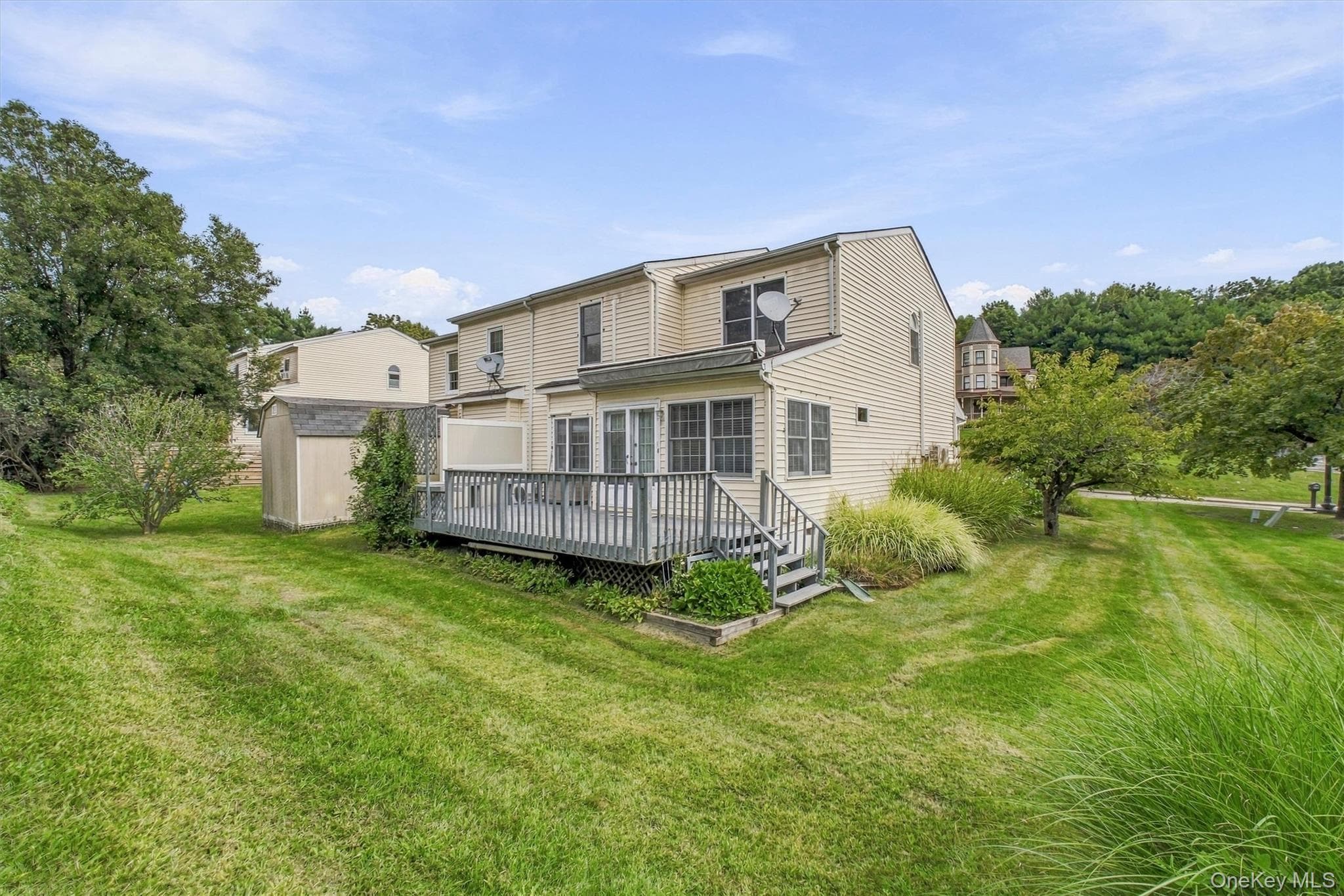 1069 Wolcott Avenue thumbnail 37