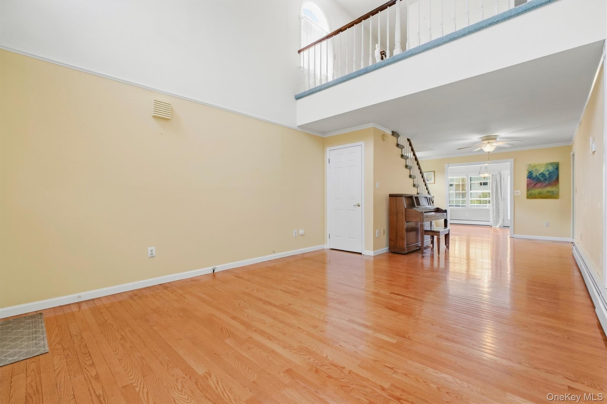1069 Wolcott Avenue thumbnail 5