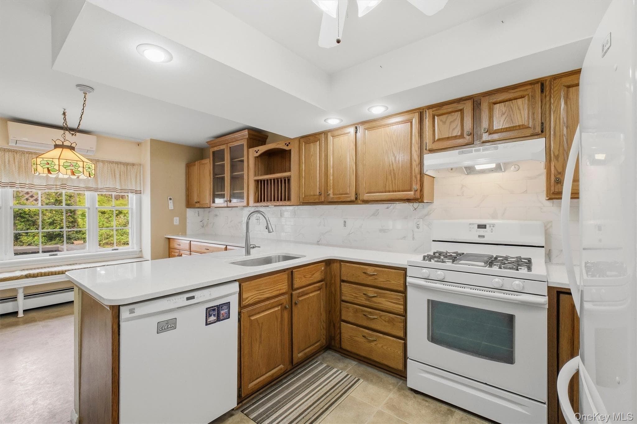 1069 Wolcott Avenue thumbnail 17