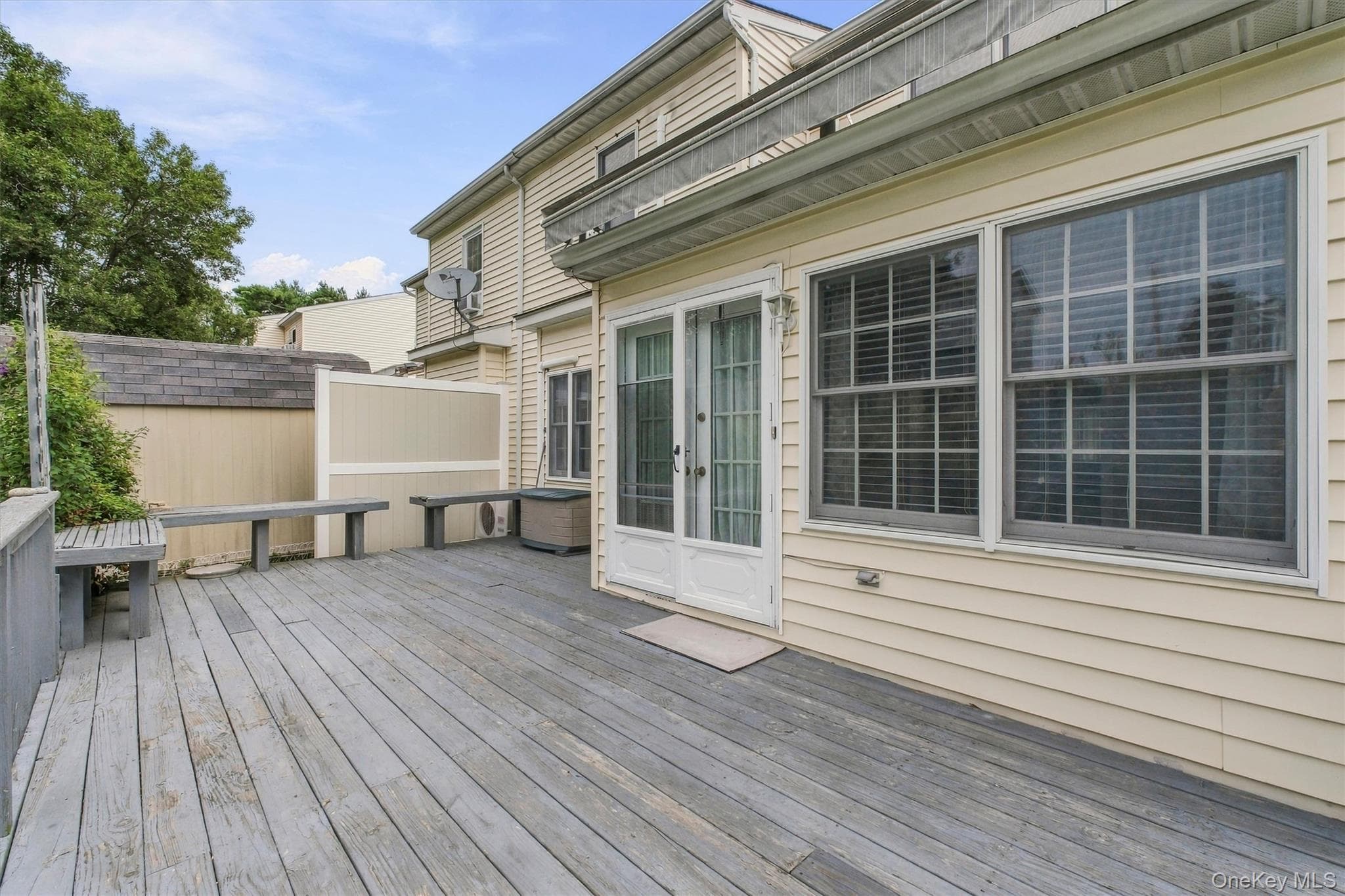 1069 Wolcott Avenue thumbnail 33