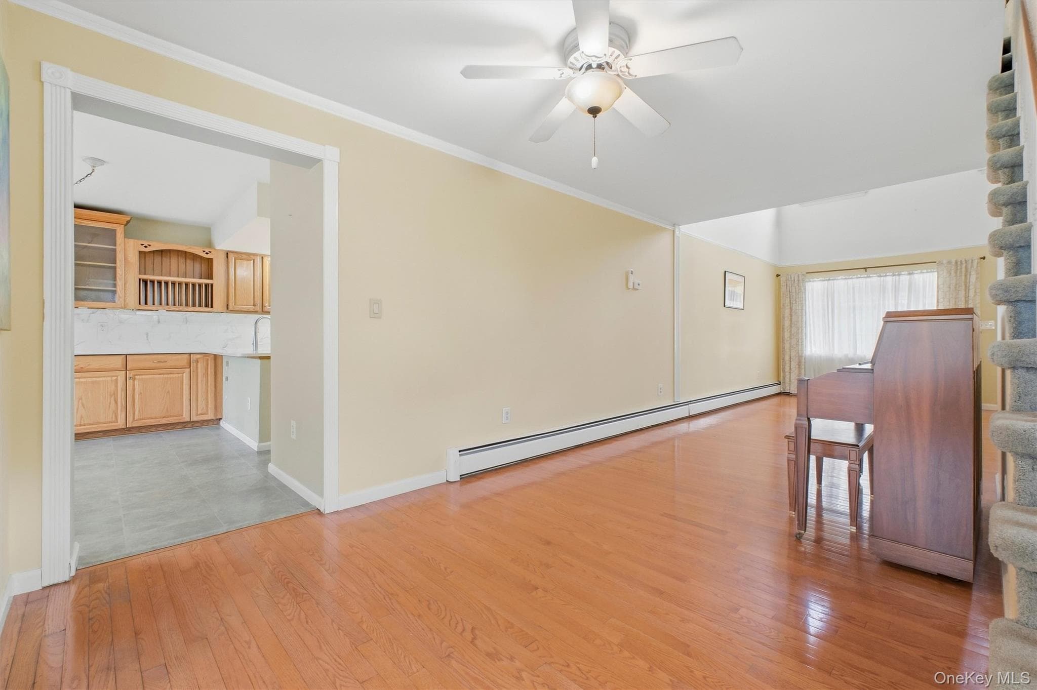 1069 Wolcott Avenue thumbnail 9