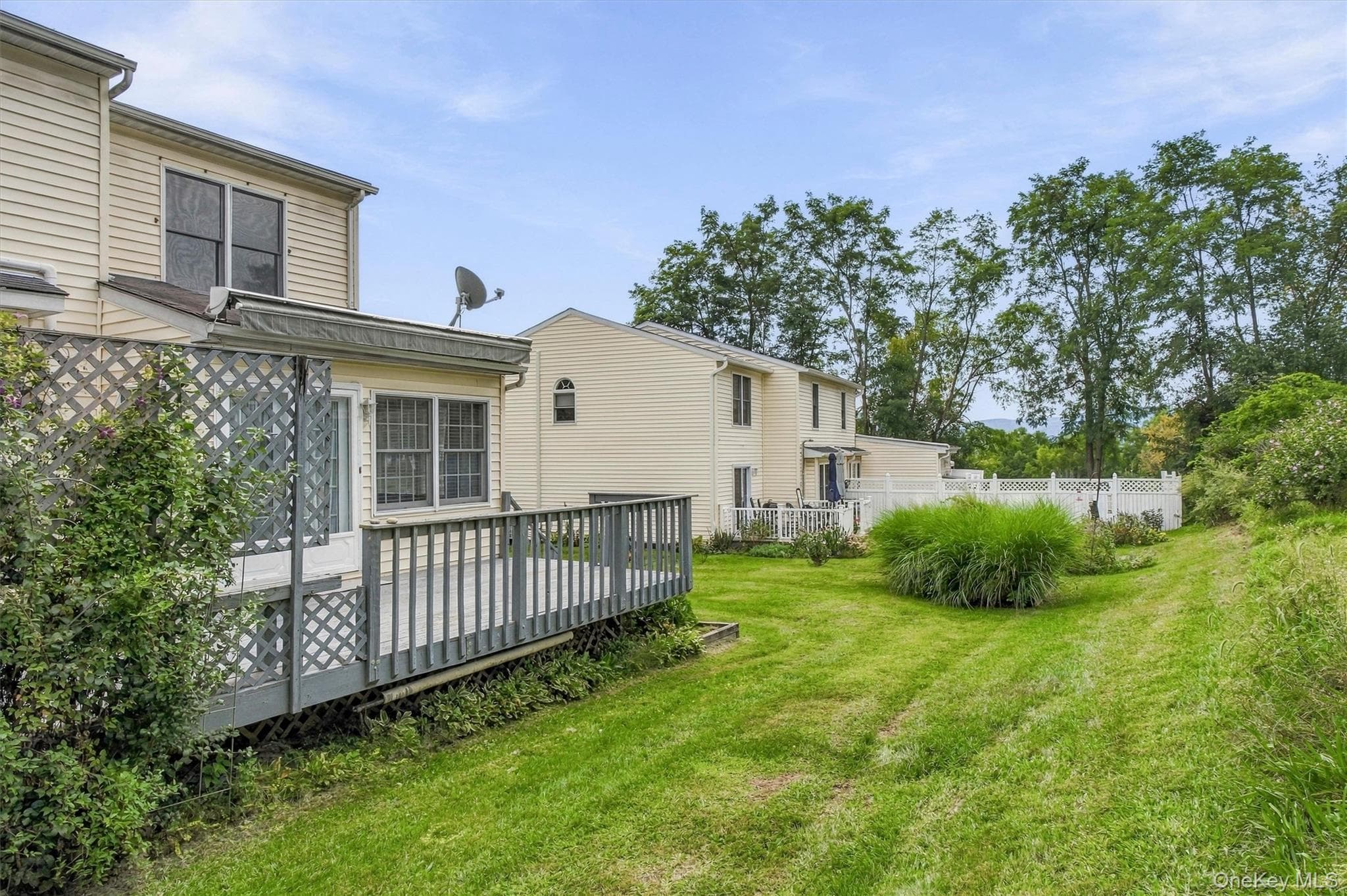 1069 Wolcott Avenue thumbnail 38