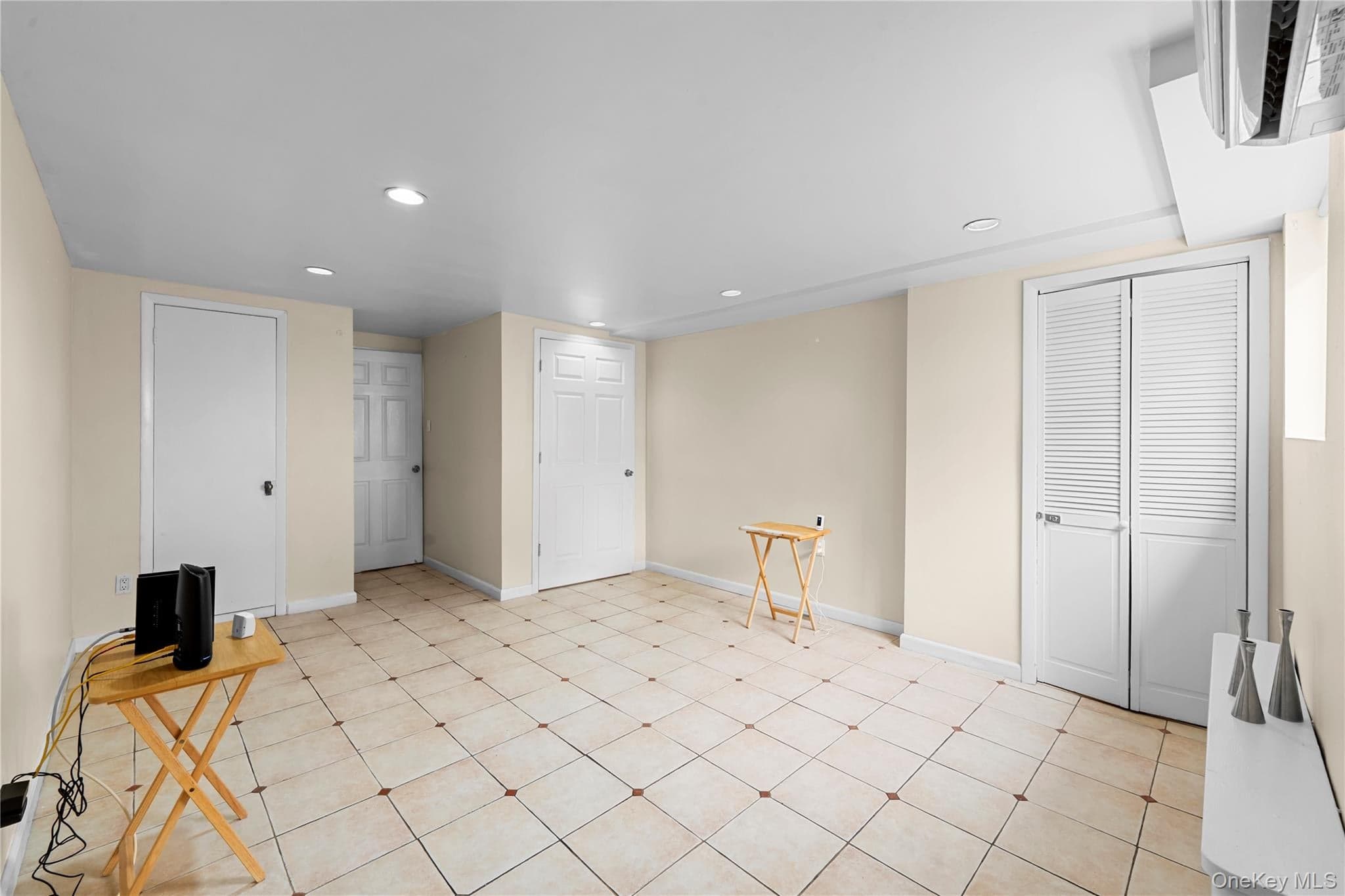 67-01 Eliot Avenue thumbnail 17