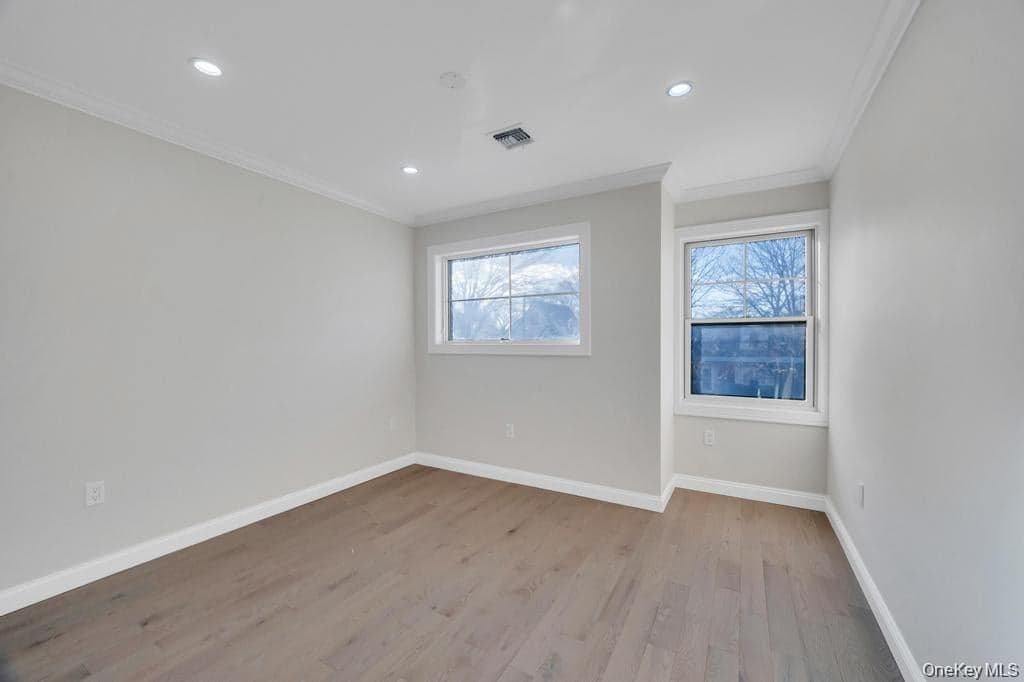 143 Emerson Avenue thumbnail 26