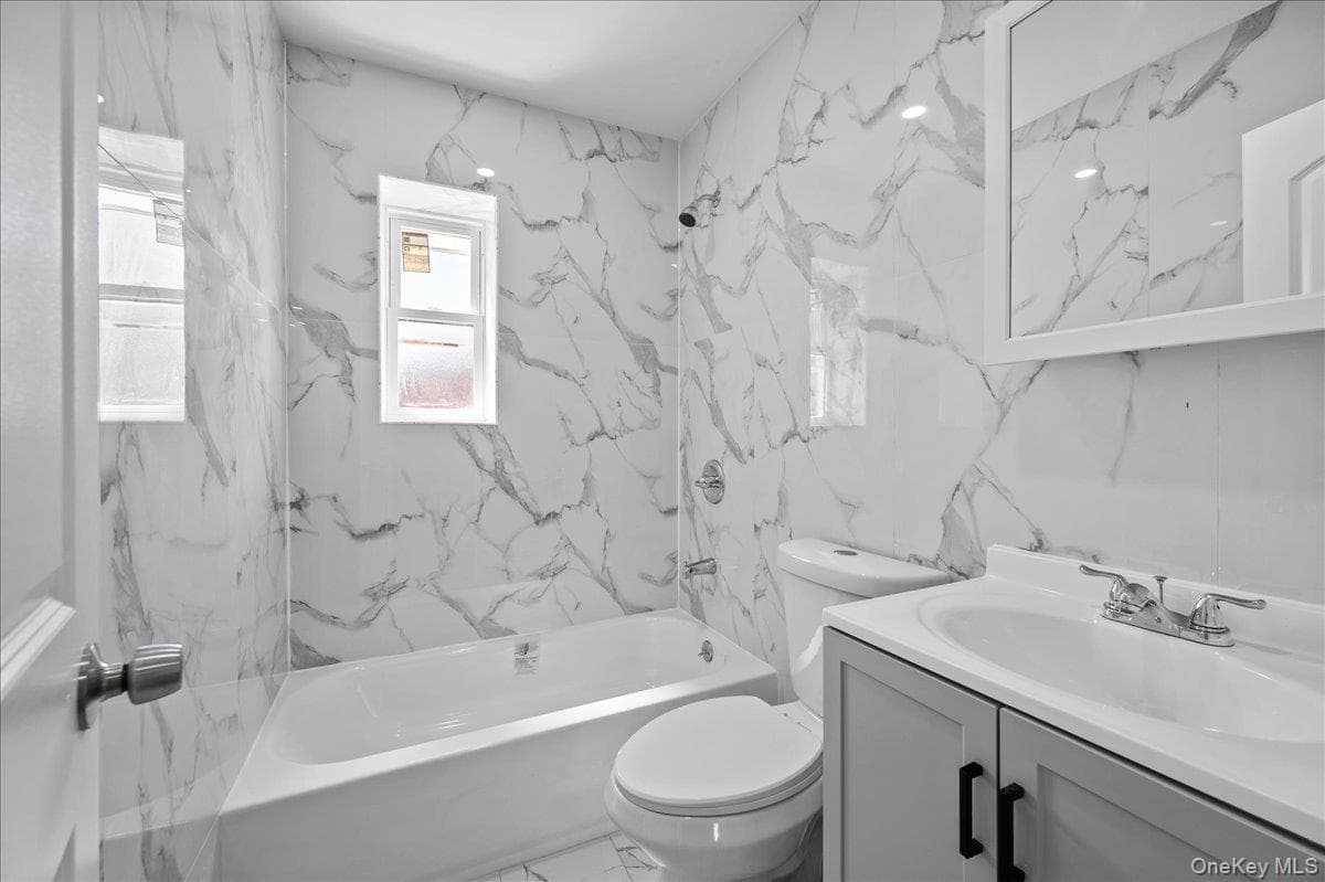 1302 E 223rd Street thumbnail 15