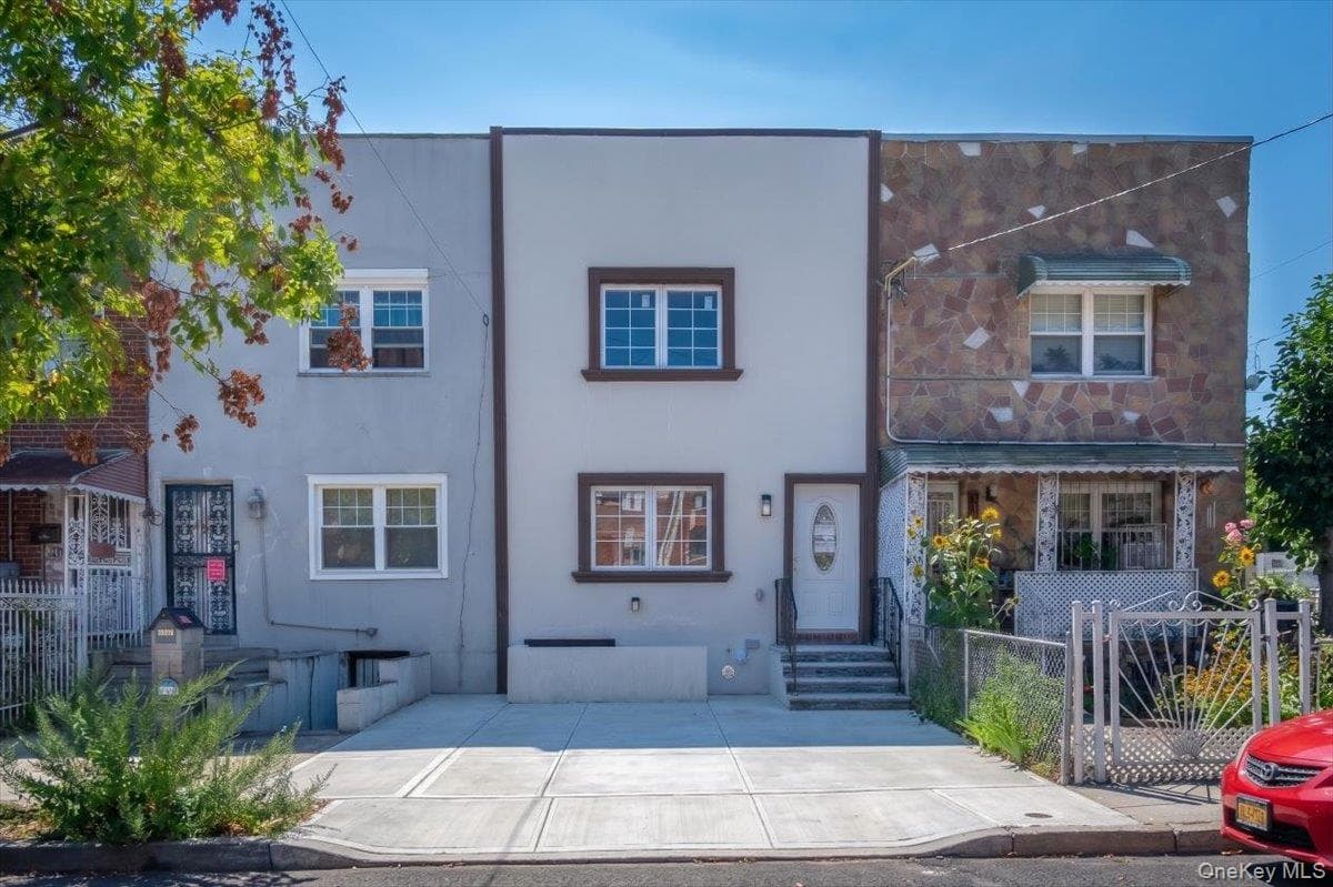 1302 E 223rd Street thumbnail 2