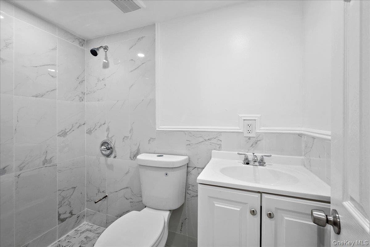 1302 E 223rd Street thumbnail 20