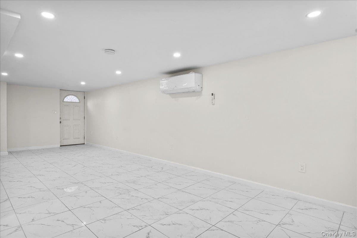 1302 E 223rd Street thumbnail 18