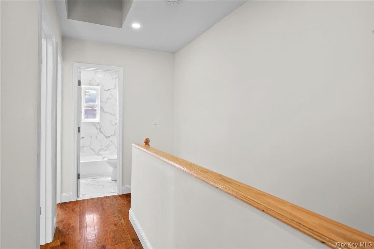 1302 E 223rd Street thumbnail 14