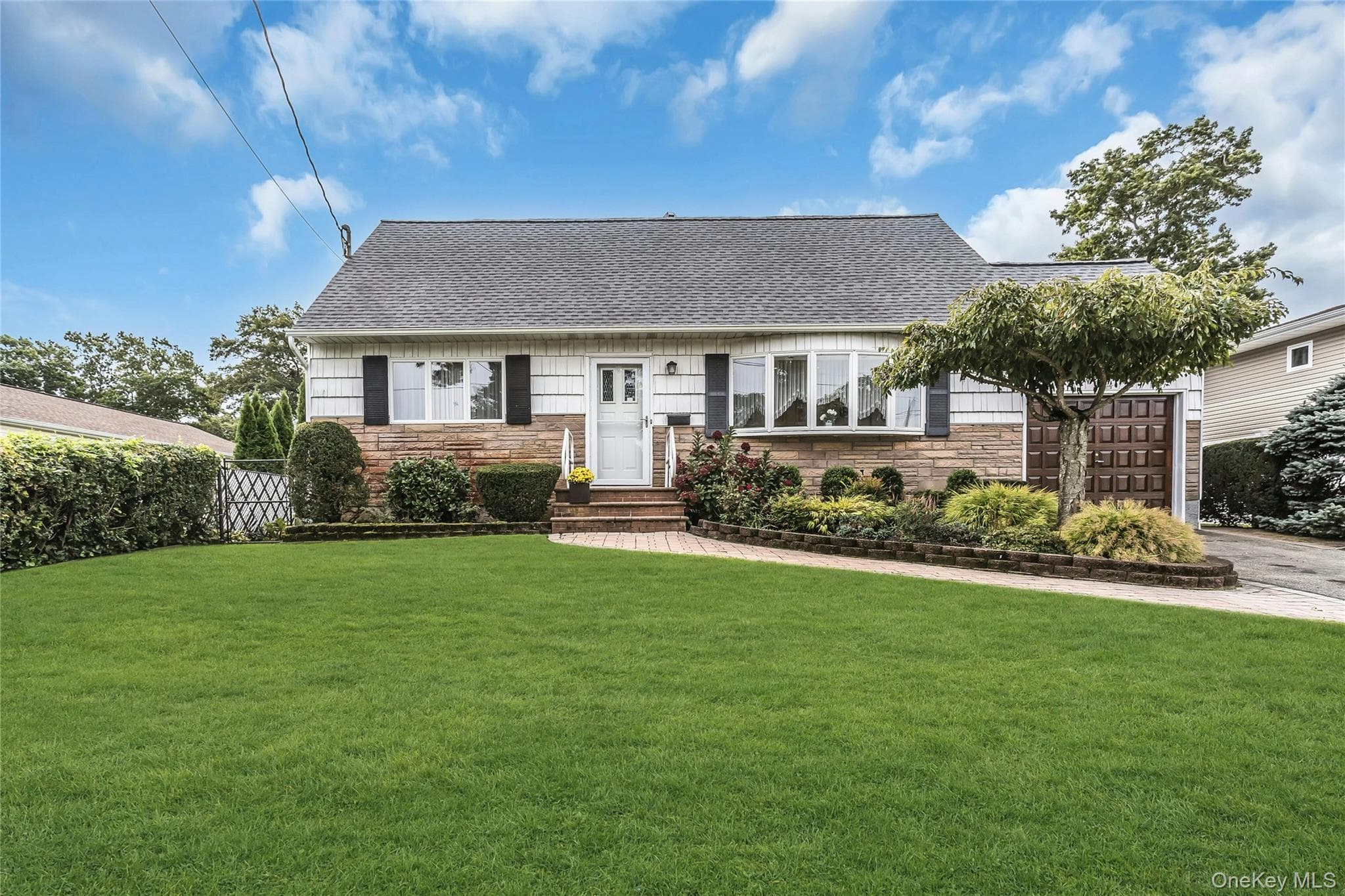 472 Chelsea Avenue, West Babylon