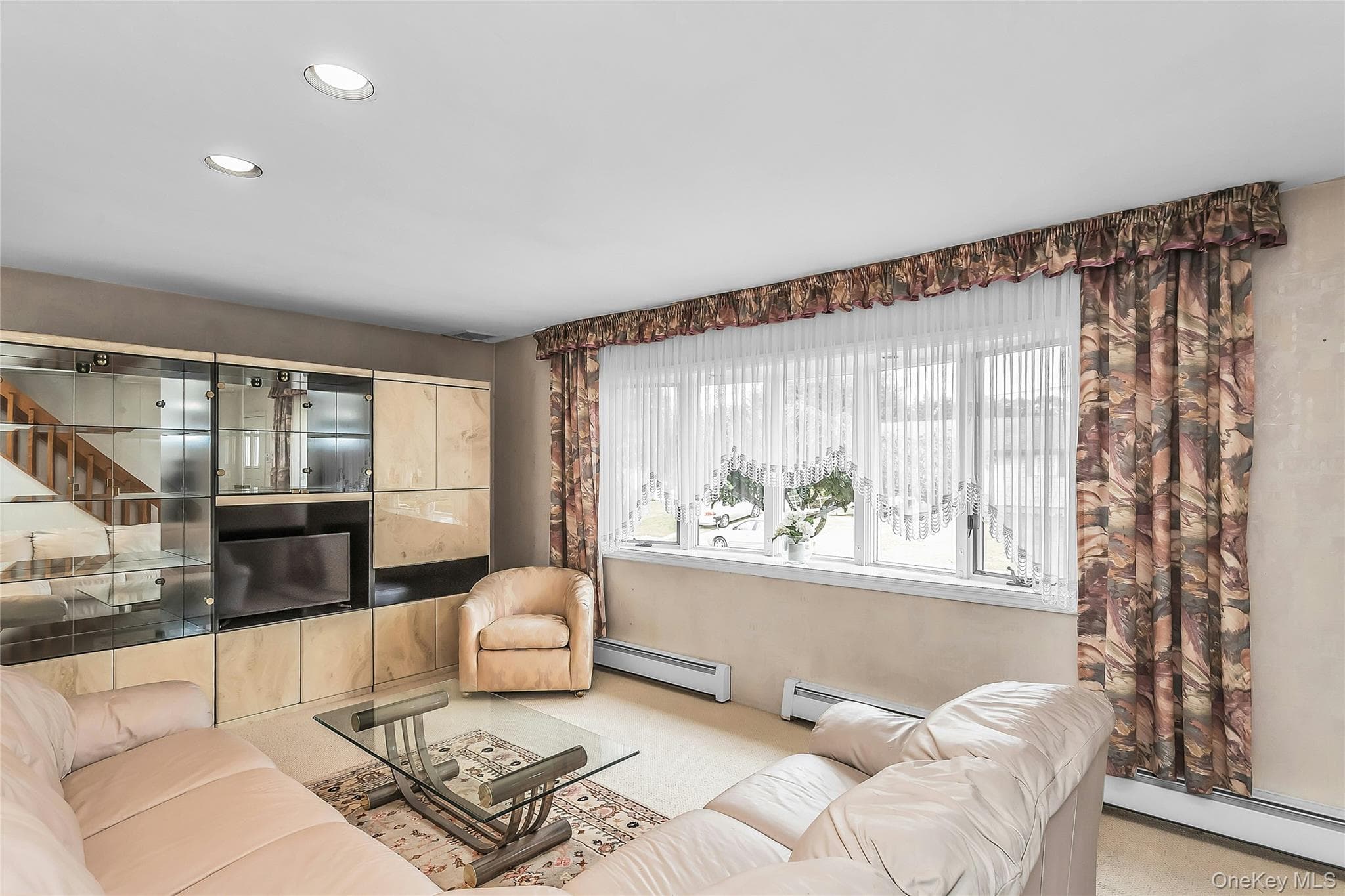472 Chelsea Avenue thumbnail 4