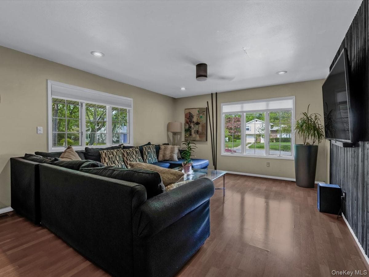 69 Roger Drive thumbnail 15