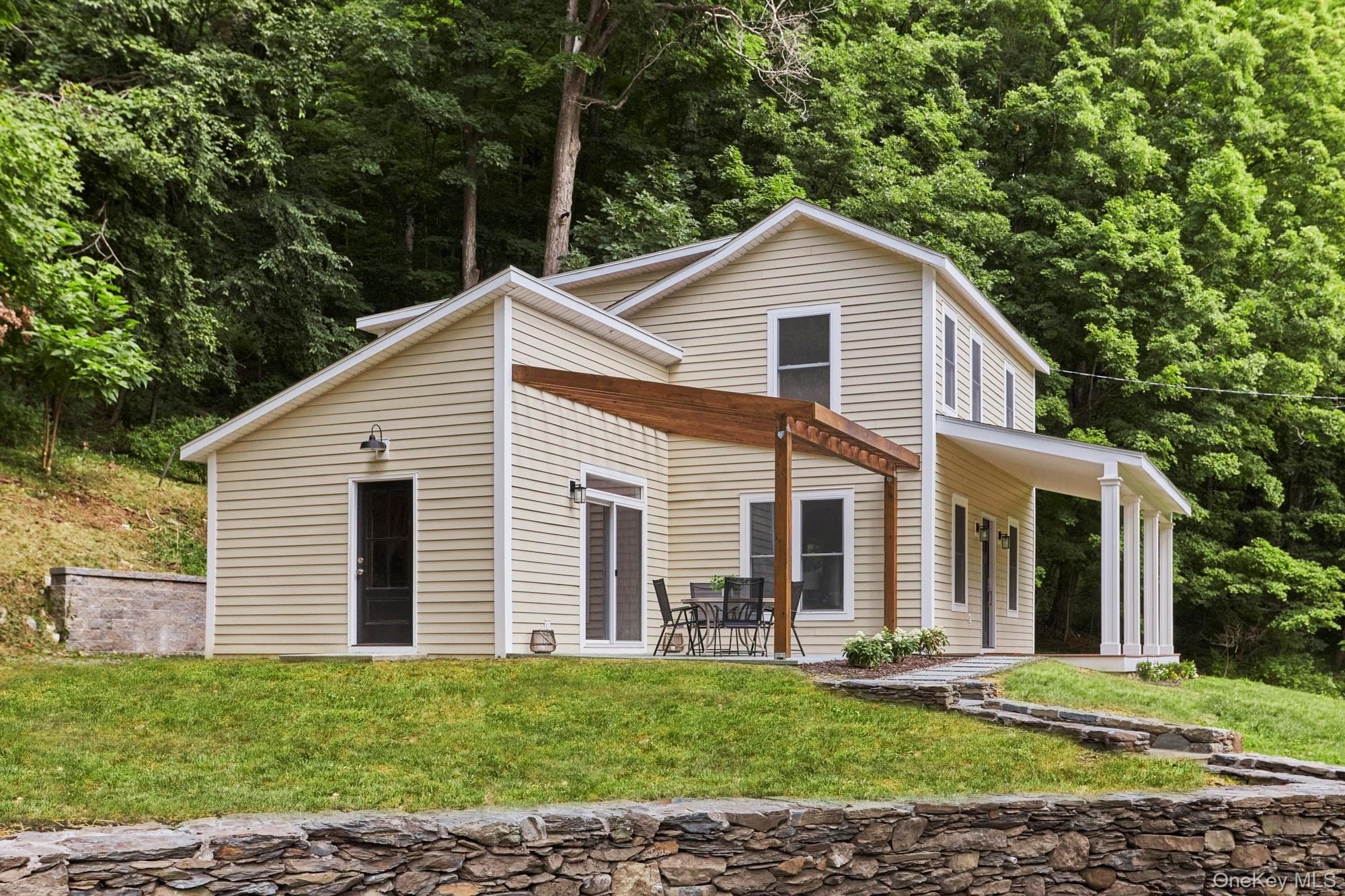 621 Milan Hollow Road, Rhinebeck