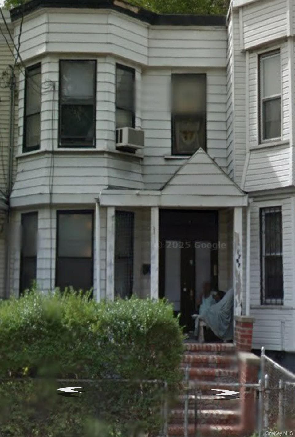 2767 Creston Avenue photo 1