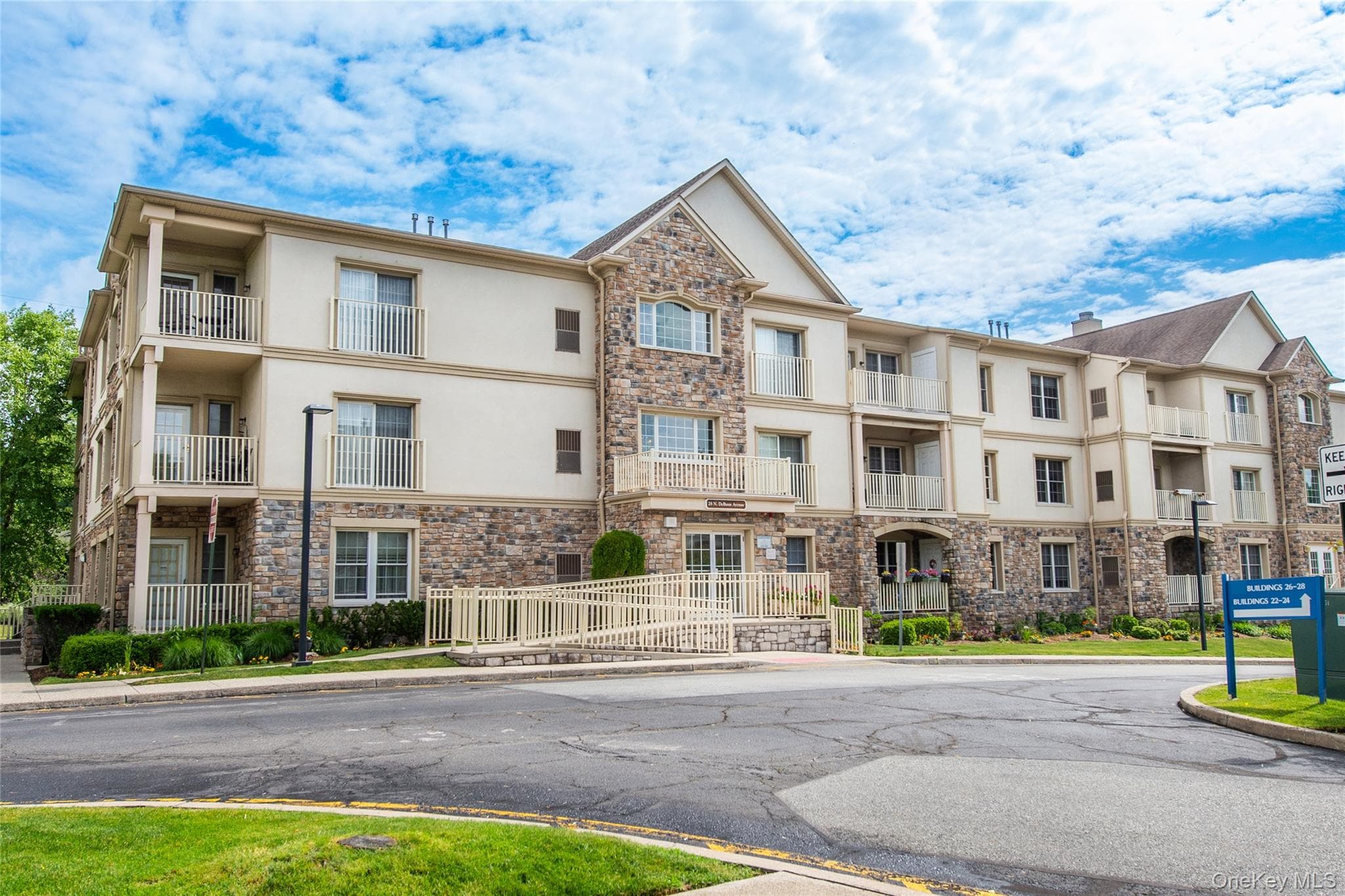 28 N De Baun Avenue Unit: 205, Suffern