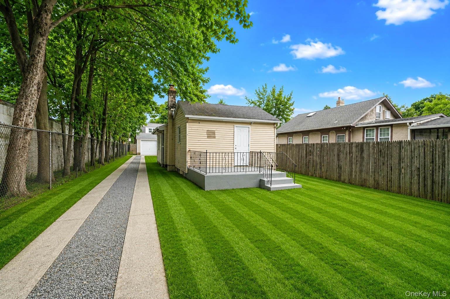 263 Valcour Avenue thumbnail 6