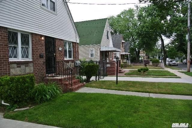 121-01 196th Street thumbnail 2