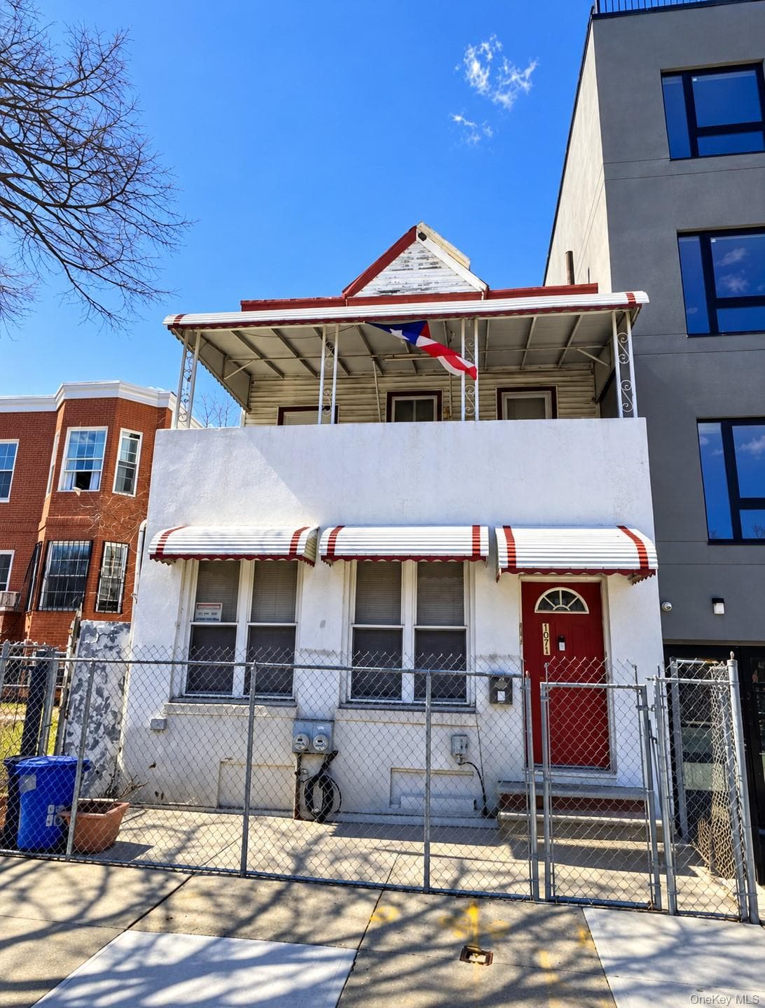 1071 Tiffany Street photo 1