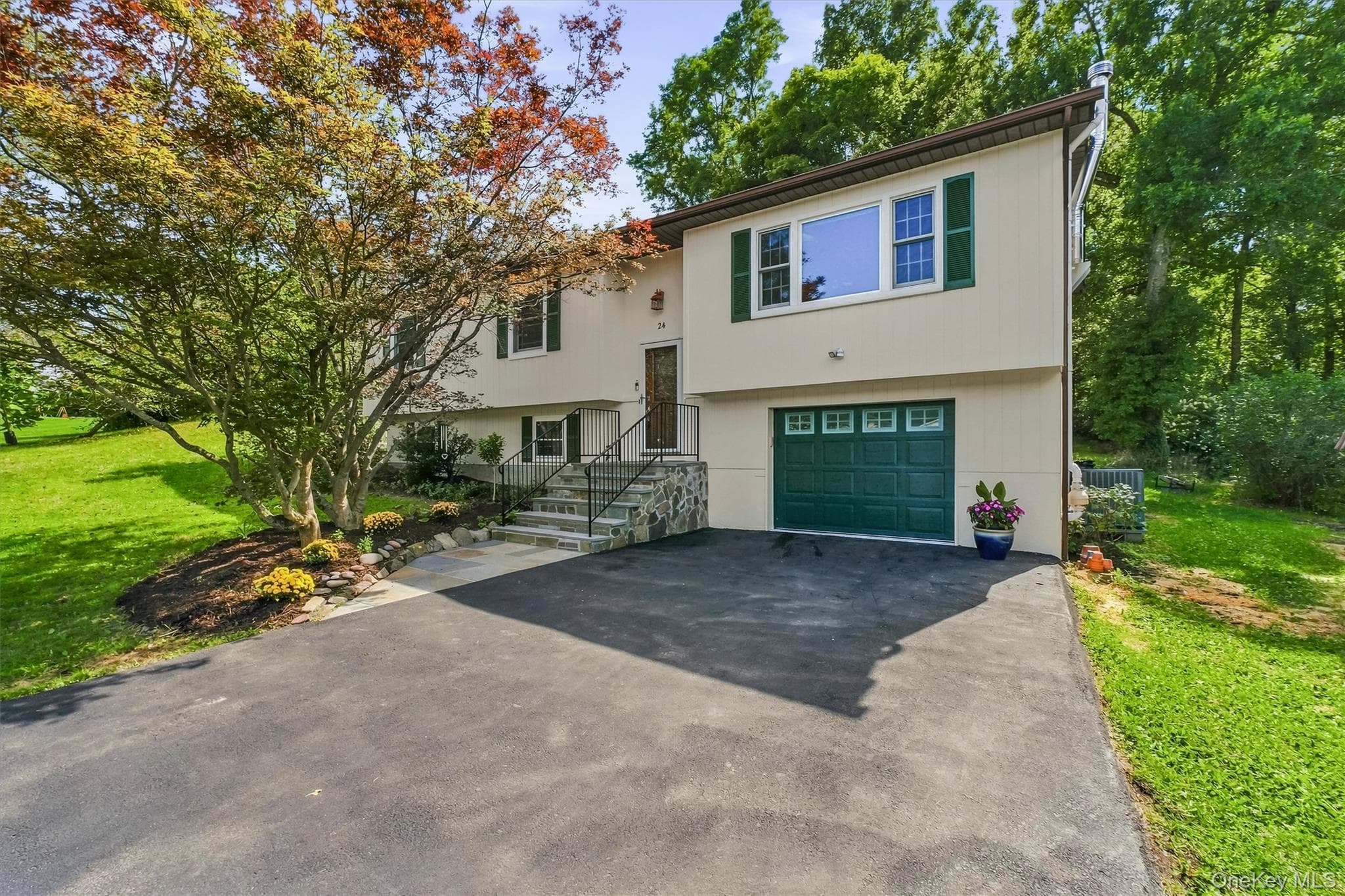 24 Bell Air Lane photo 1