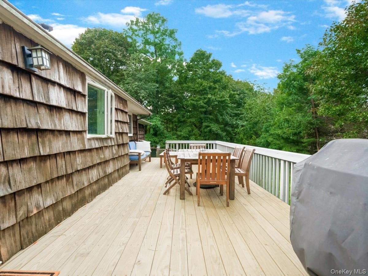 7 Sharon Avenue thumbnail 19