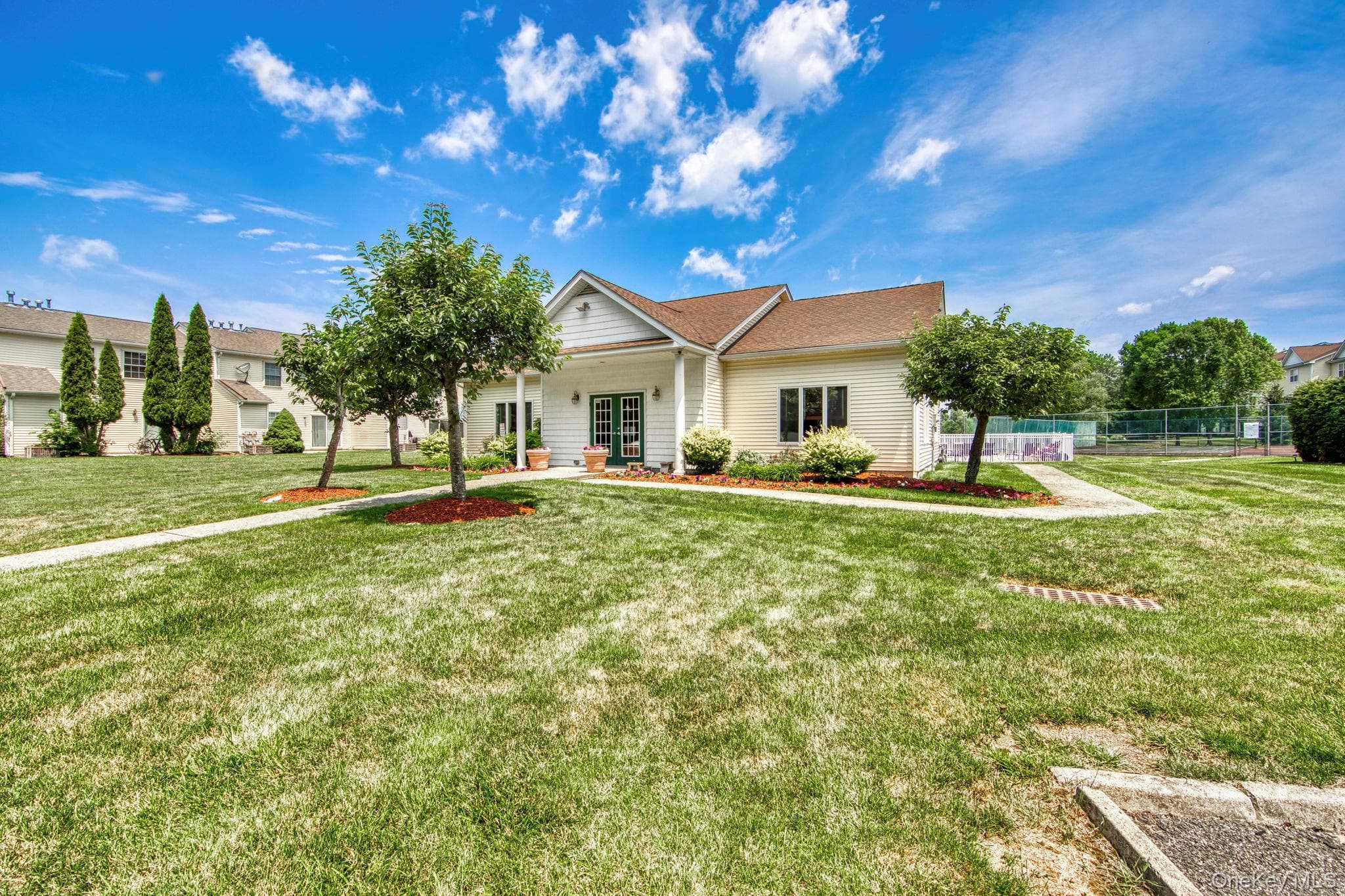 86 Woodlake Drive thumbnail 35