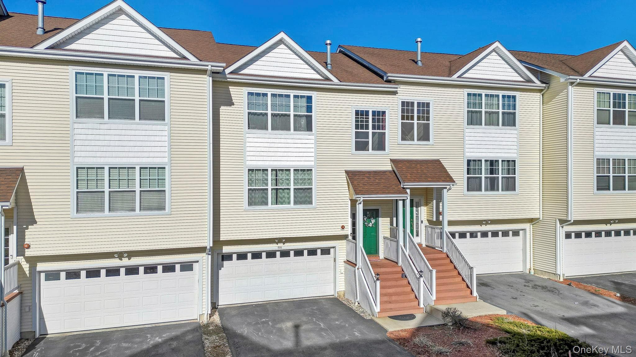86 Woodlake Drive thumbnail 3