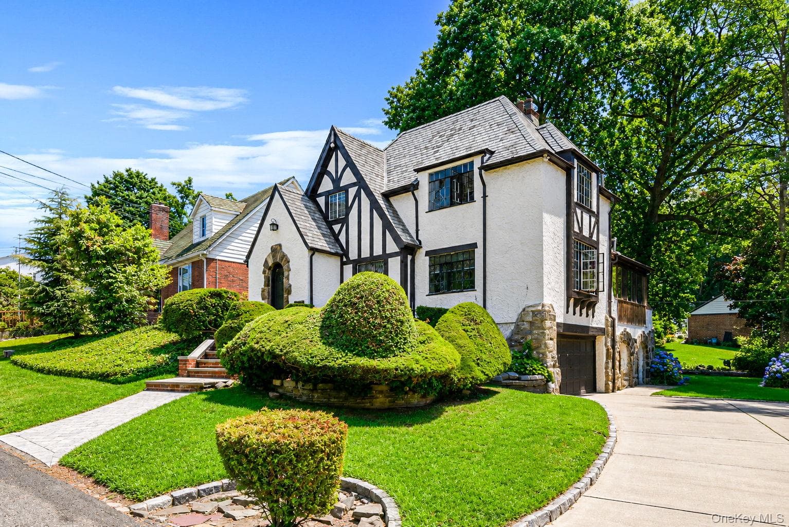 18240 Avon Road thumbnail 2