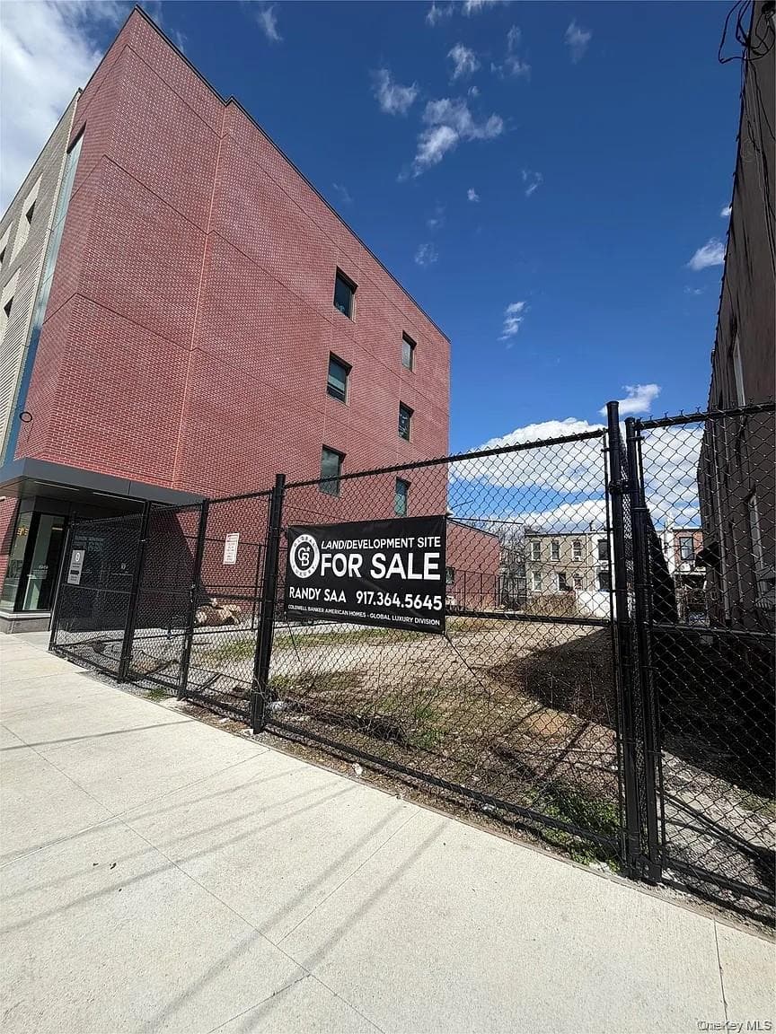 465 A Cleveland Street thumbnail 4