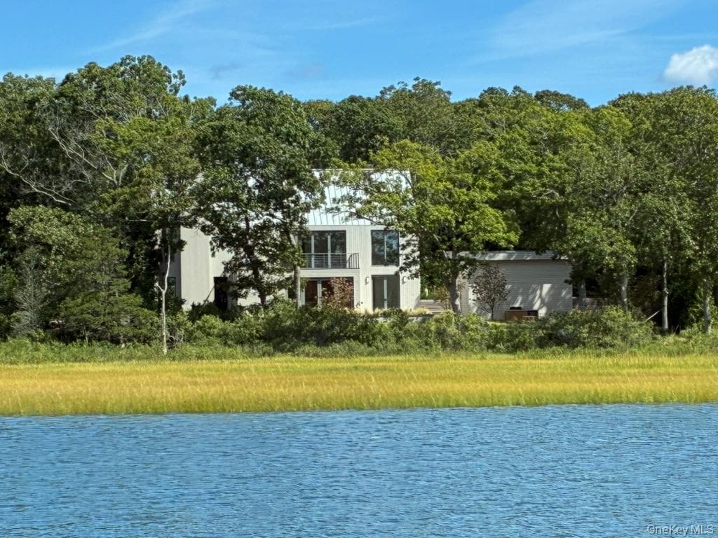 6370 Skunk Lane, Cutchogue