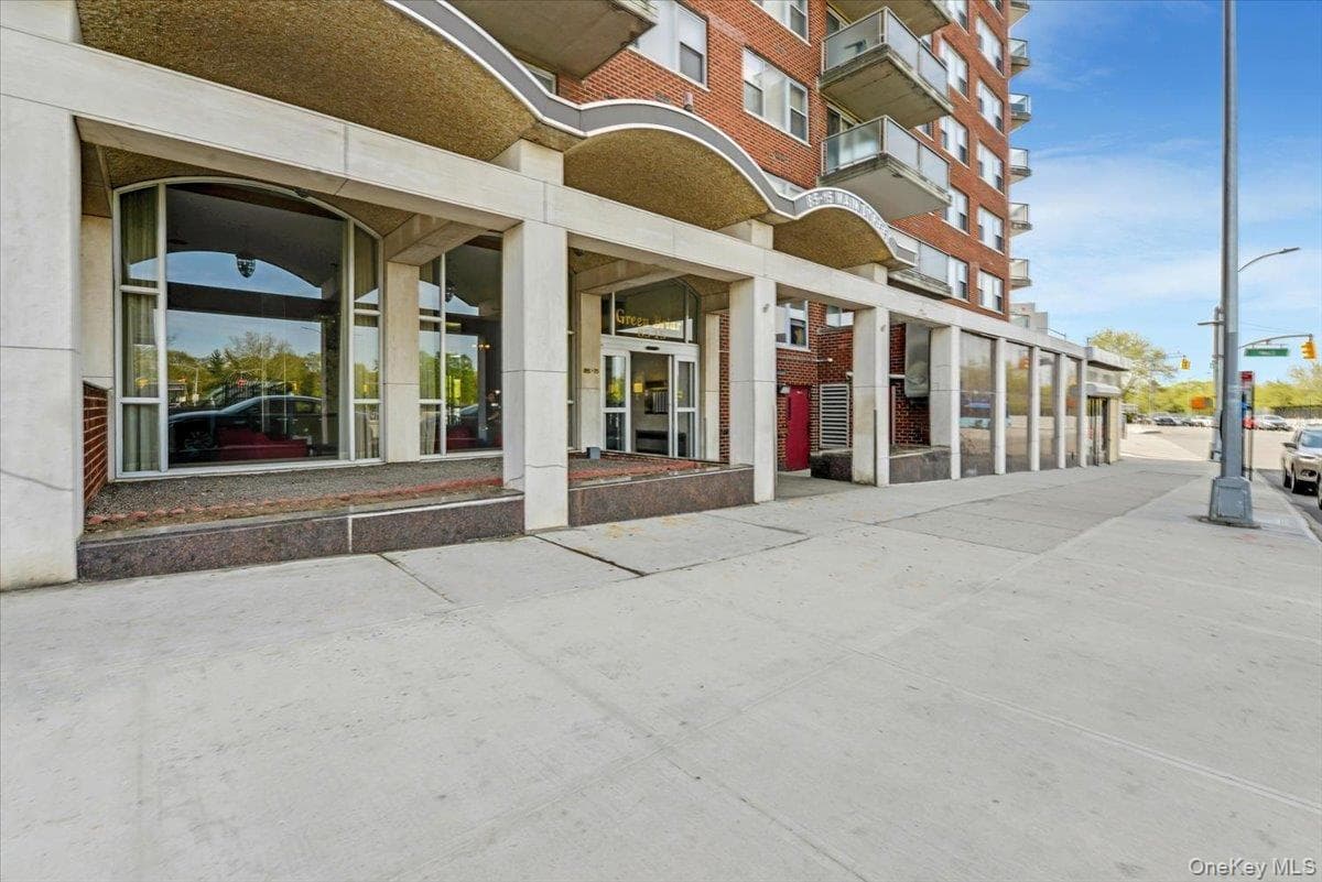 85-15 Main Street Unit: 12B, Briarwood