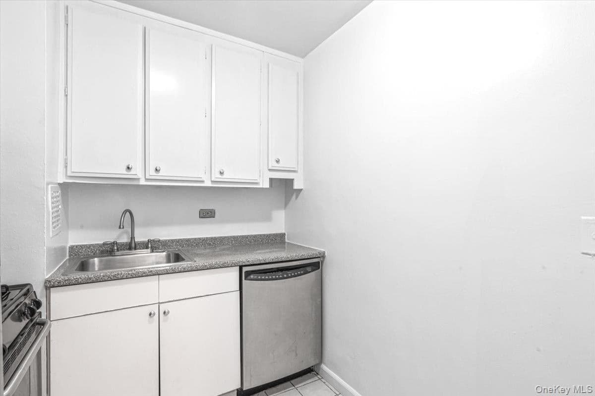 85-15 Main Street Unit: 12B thumbnail 2