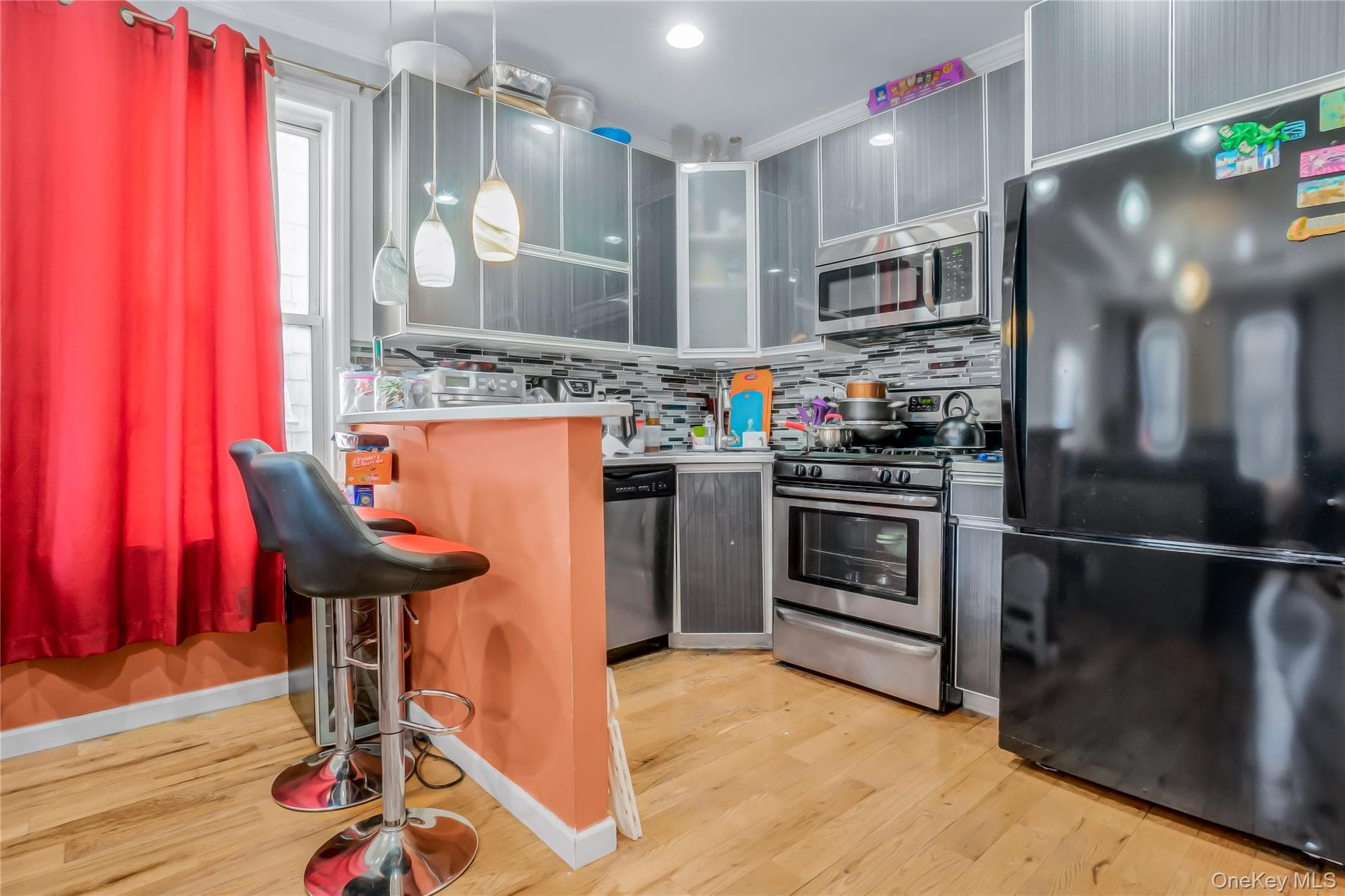 971 E 95th Street thumbnail 7