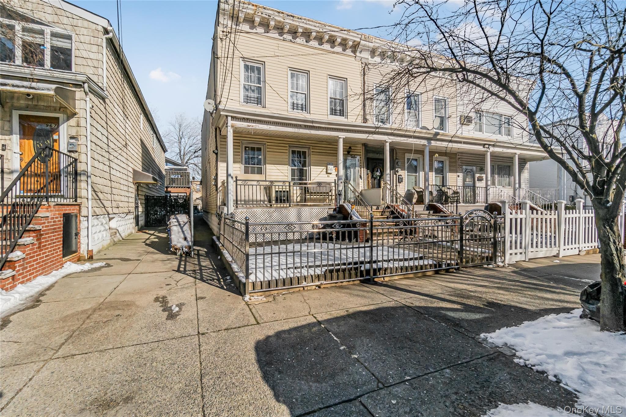 971 E 95th Street thumbnail 2